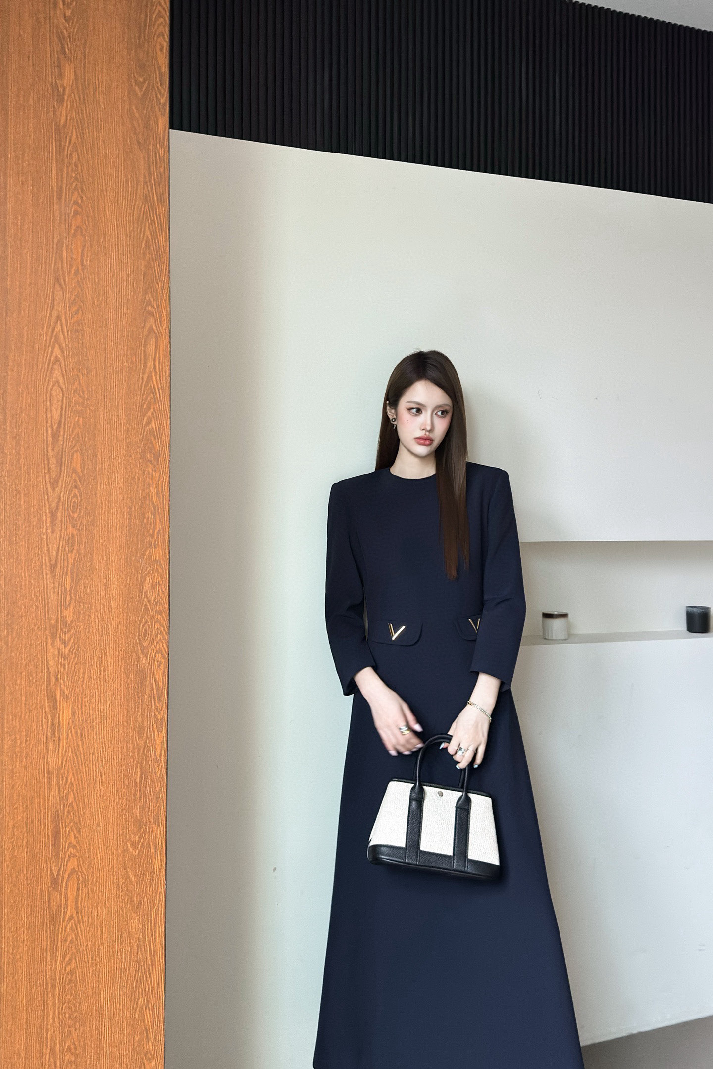 Valentino Long Sleeve Pocket A-Line Maxi Dress - Elegant and Chic 5 i1754218979980 8610 0 4