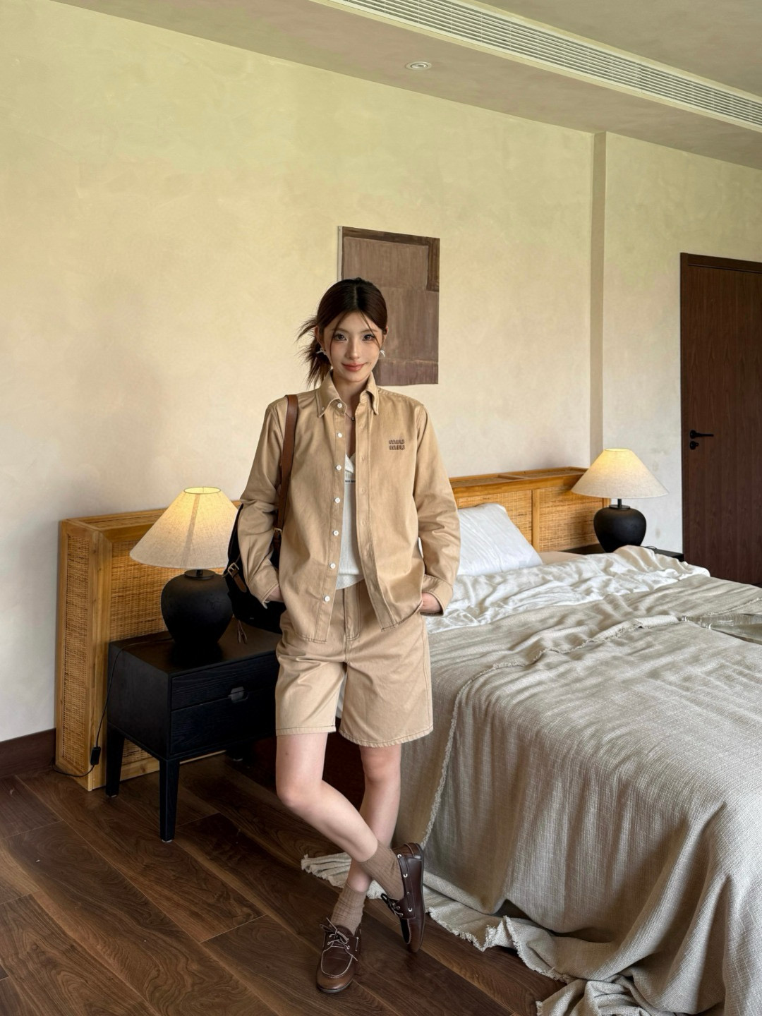 Miu Miu 25SS Letter Embroidered Shirt Jacket - High Quality Fabric 1 i1755610251225 696 0 0