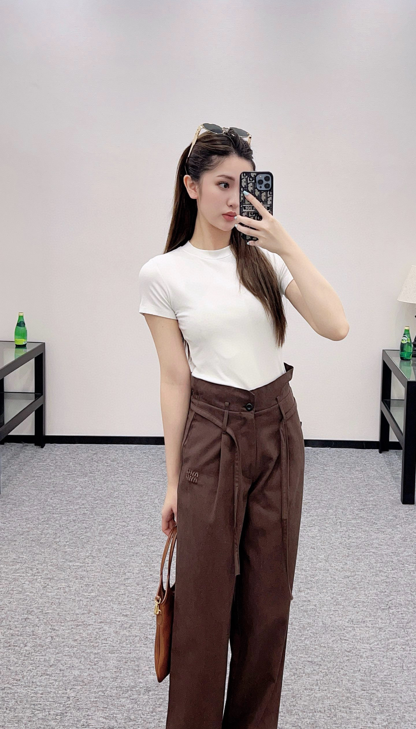 Miu Miu 2025 Women's High-Waisted Wide Leg Casual Pants with Tie Detail 5 i1756219924257 7634 0 4
