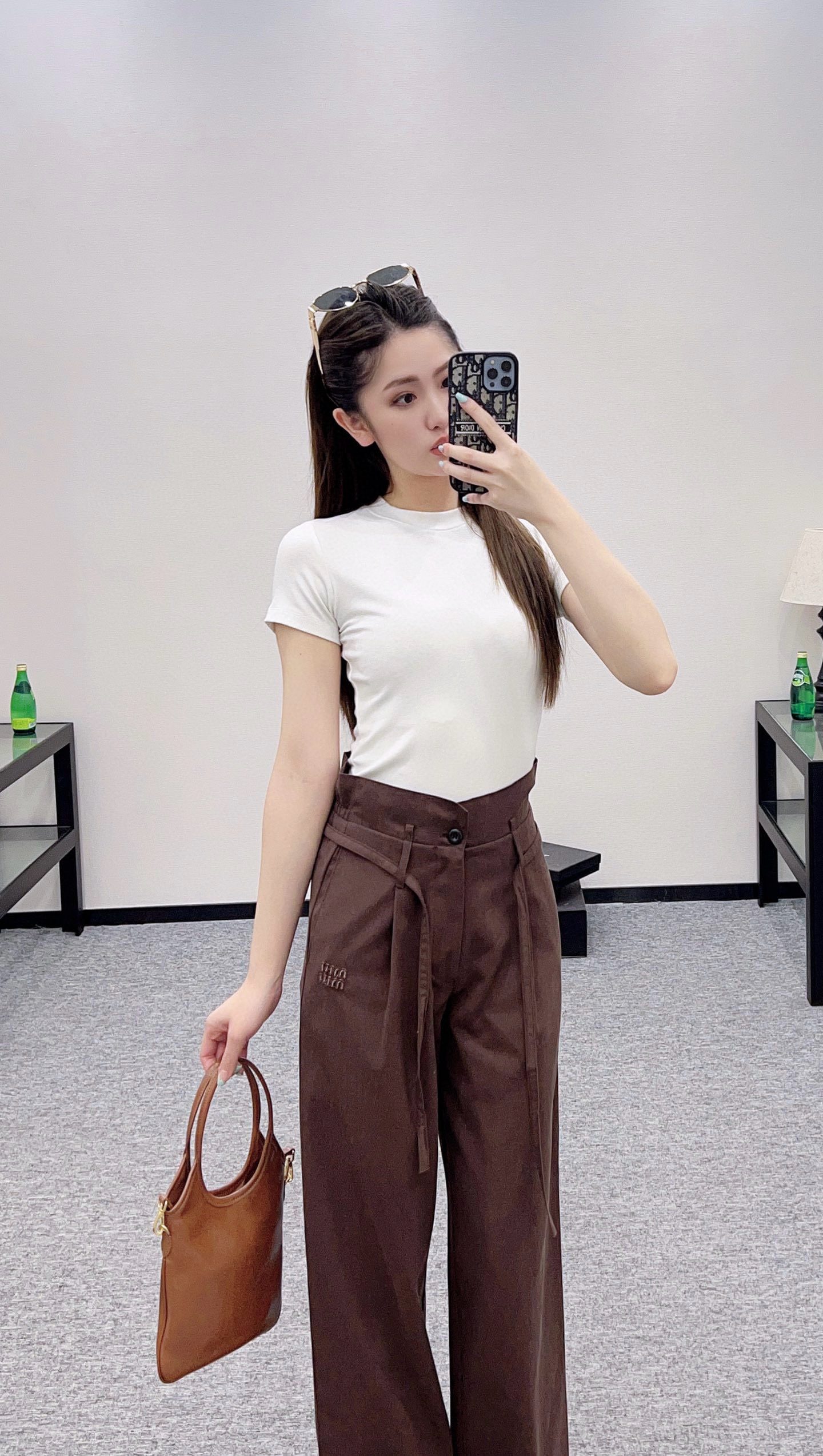 Miu Miu 2025 Women's High-Waisted Wide Leg Casual Pants with Tie Detail 4 i1756219925377 9900 0 3