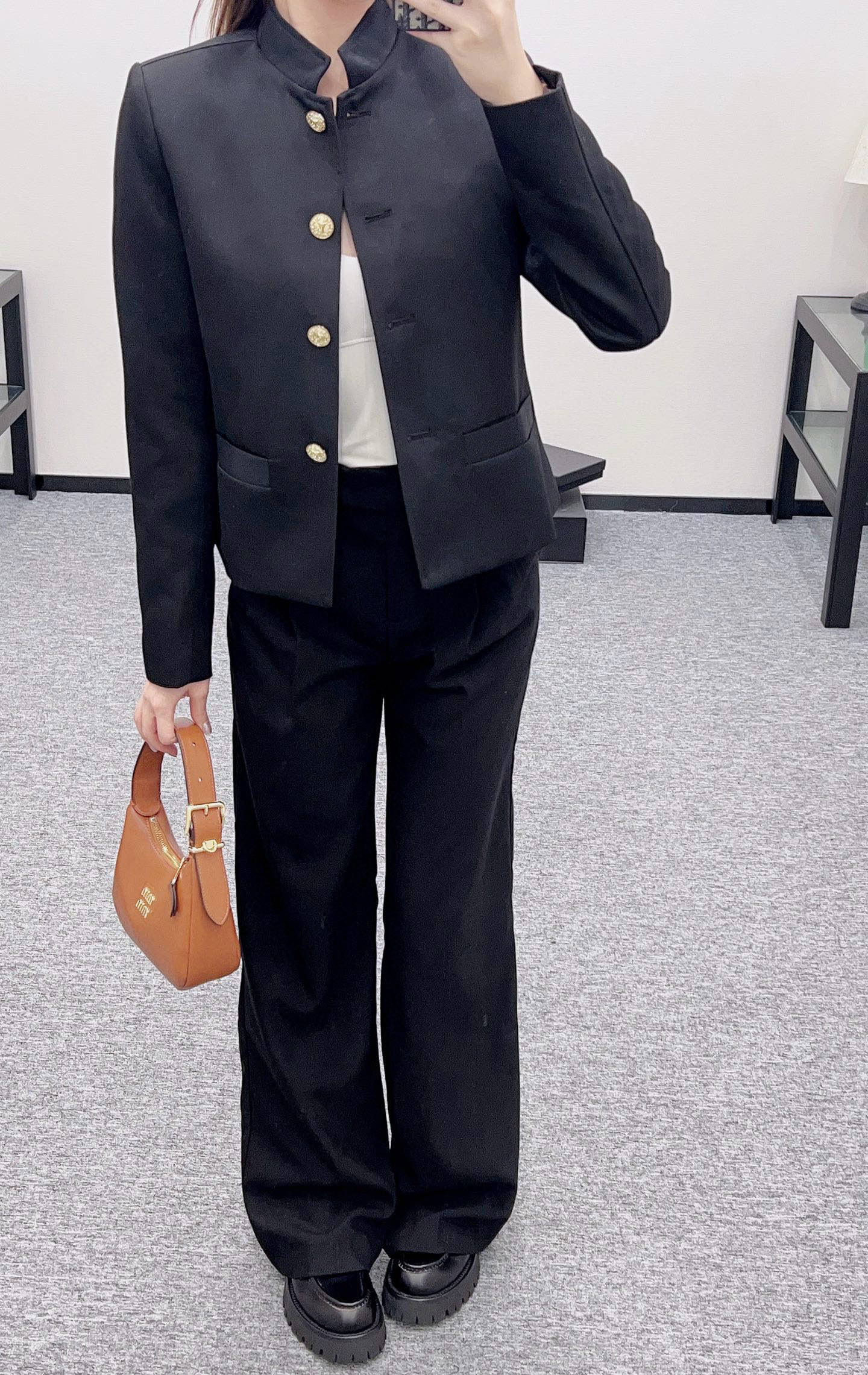 Louis Vuitton Women's Black Wool Suit Set Slim Fit Formal Occasion 6 i1756652533769 7007 0 5