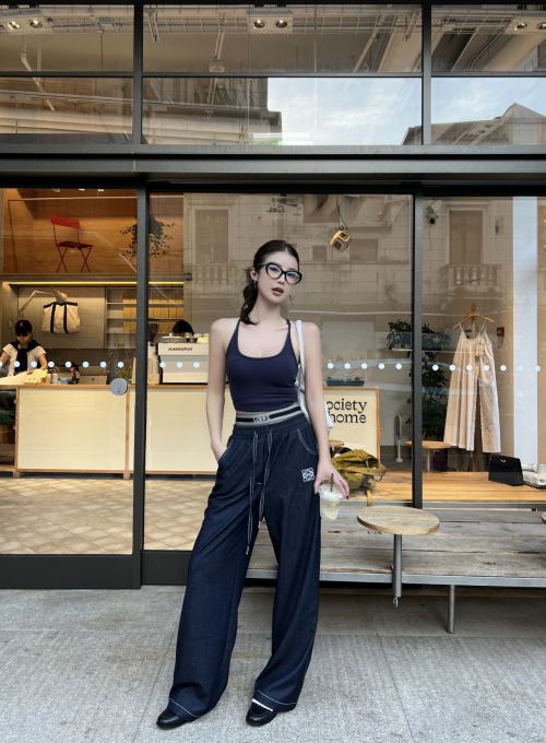 Loewe 2025FW Wide-Leg Pants - Stylish, Comfortable, and Figure-Flattering 1 Loewe 2025FW Wide-Leg Pants - Stylish, Comfortable, and Figure-Flattering