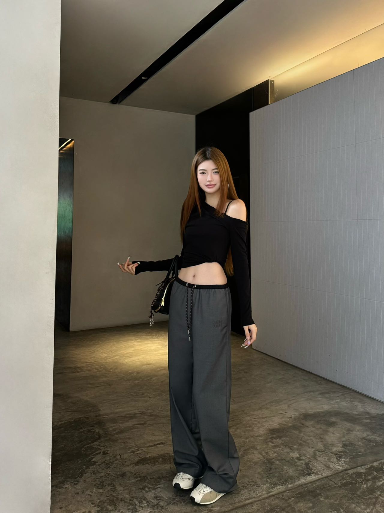 Miu Miu 2025FW Wide Leg Pants - Stylish, Comfortable, and Versatile 4 i1758035907730 3184 0 3