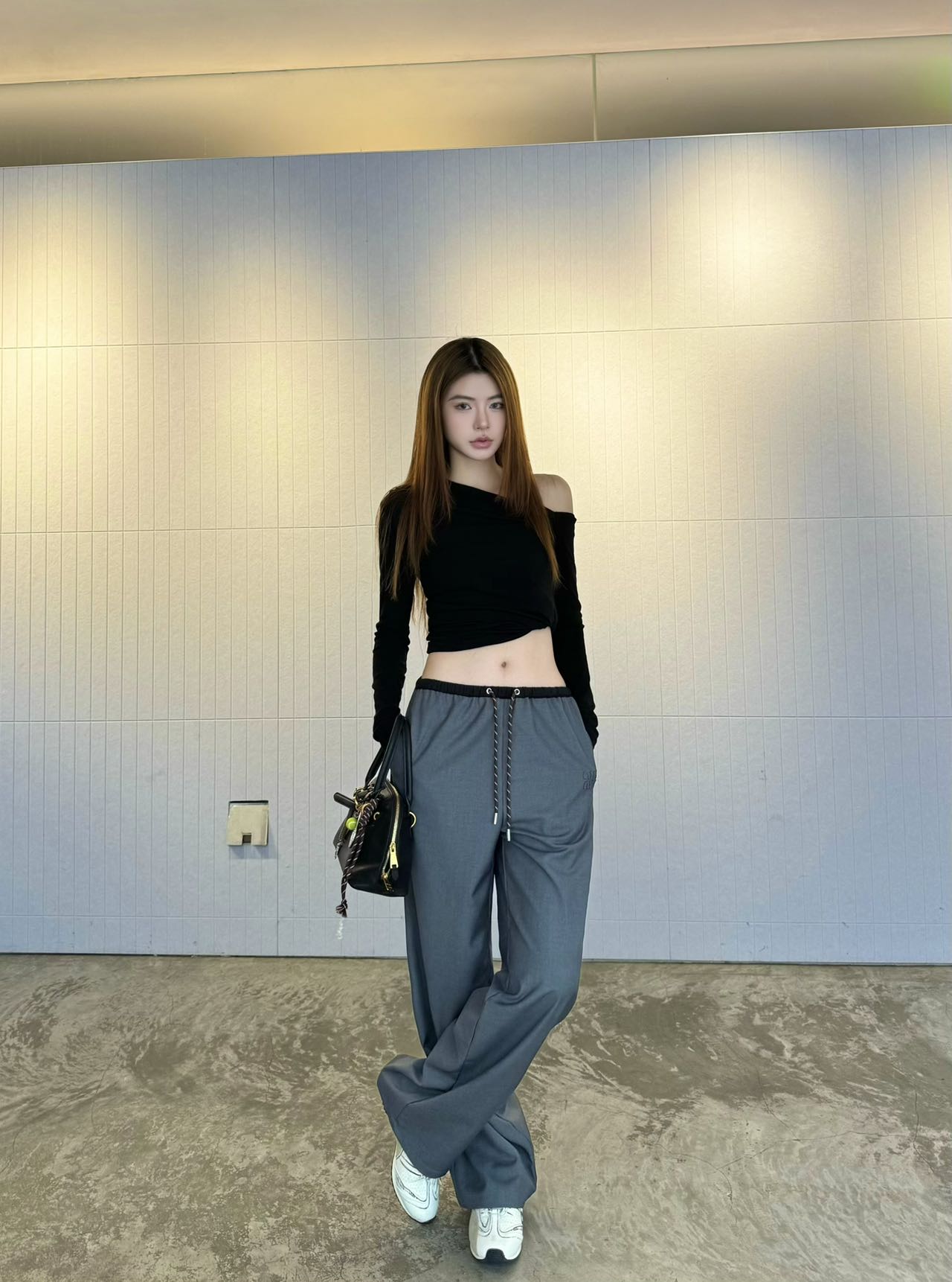 Miu Miu 2025FW Wide Leg Pants - Stylish, Comfortable, and Versatile 3 i1758035907730 4697 0 2