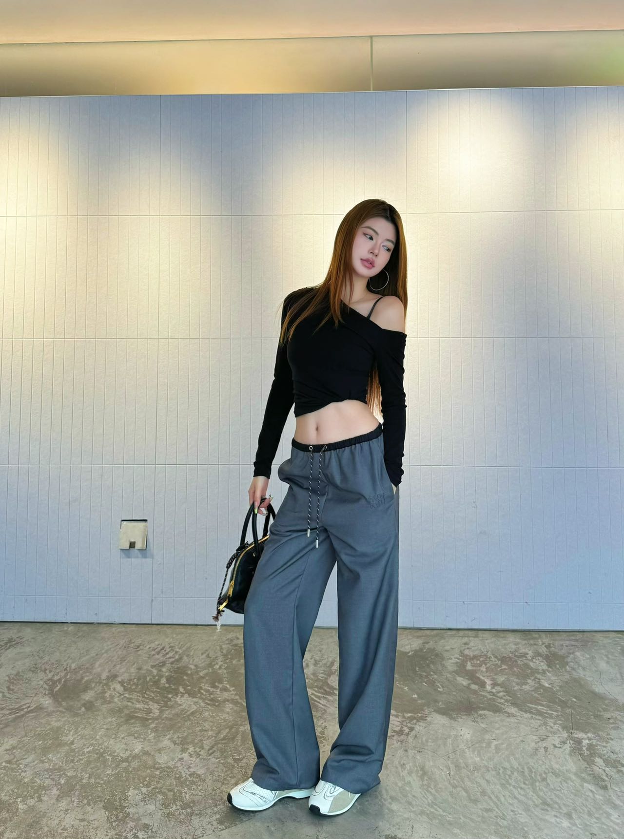 Miu Miu 2025FW Wide Leg Pants - Stylish, Comfortable, and Versatile 6 i1758035907731 1825 0 5