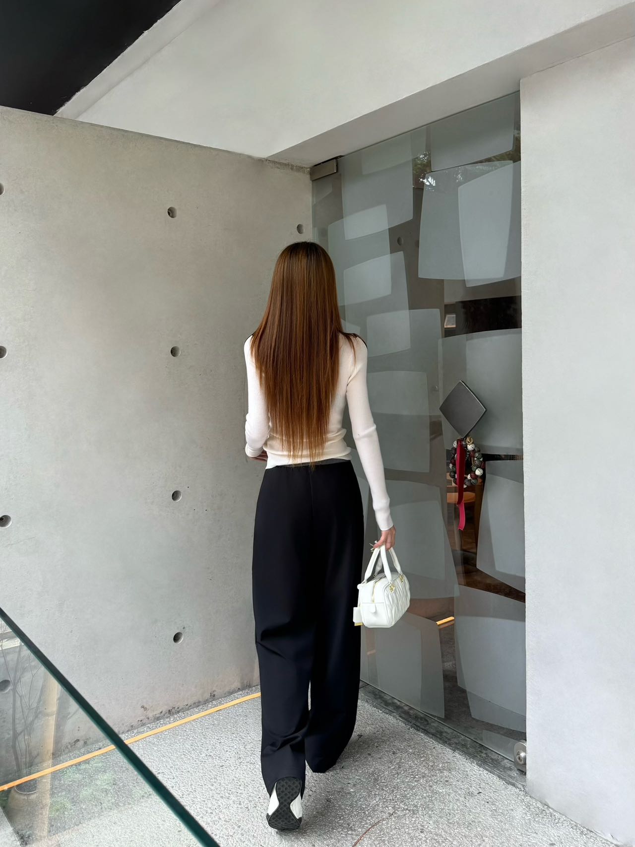 Miu Mi 2025FW Women's Black Wide Leg Pants - Elegant and Comfortable 7 i1758036079941 9614 0 6
