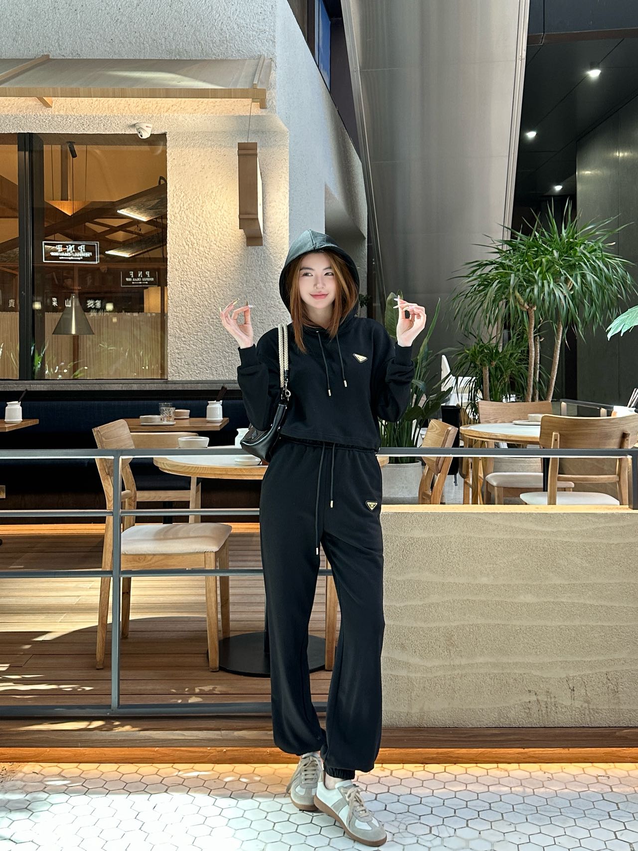 Prada 2025FW Lightweight Slimming Tracksuit - Elegant & Chic 1 i1759246525493 2790 0 0