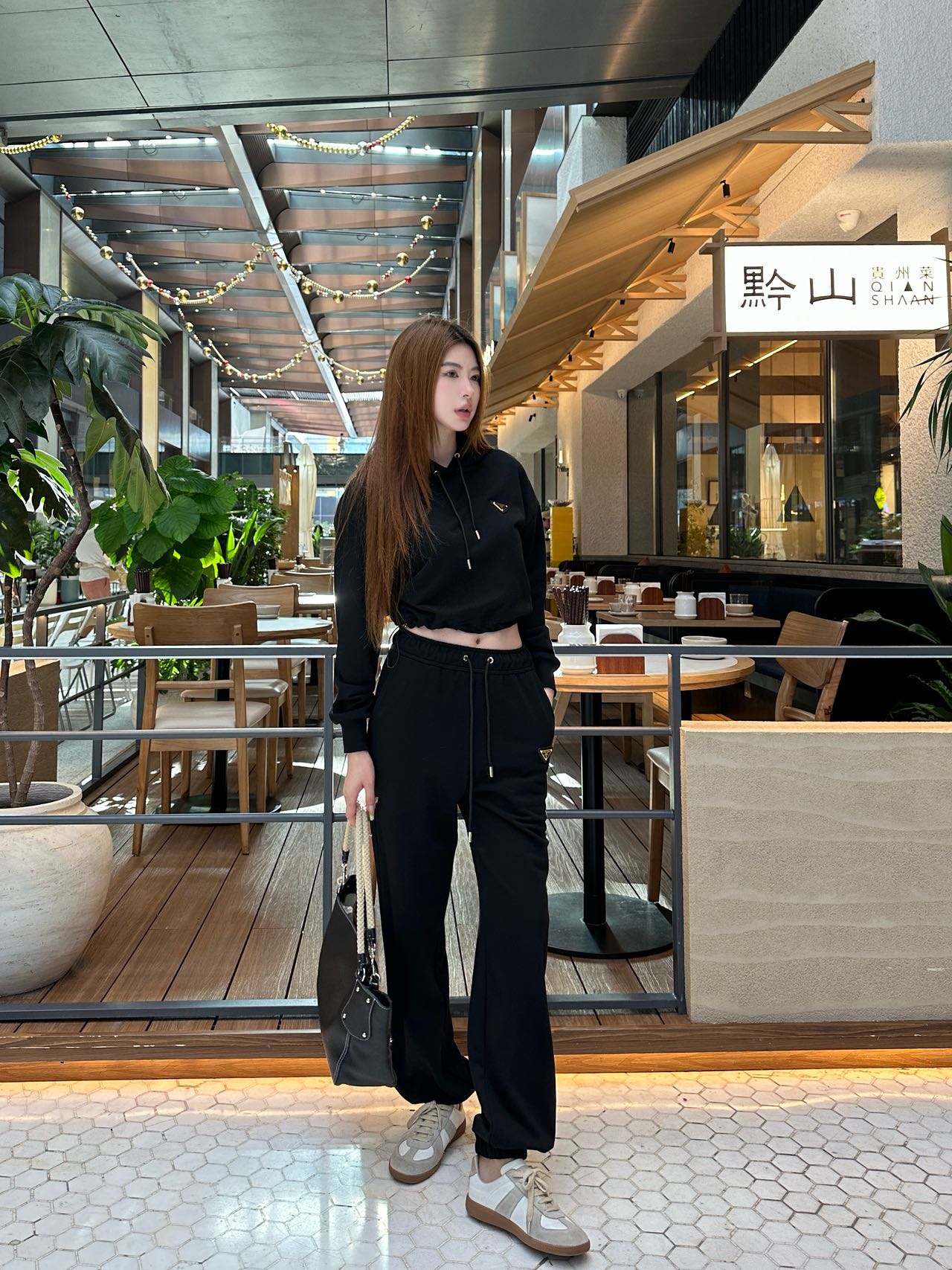 Prada 2025FW Lightweight Slimming Tracksuit - Elegant & Chic 9 i1759246525811 2933 0 8