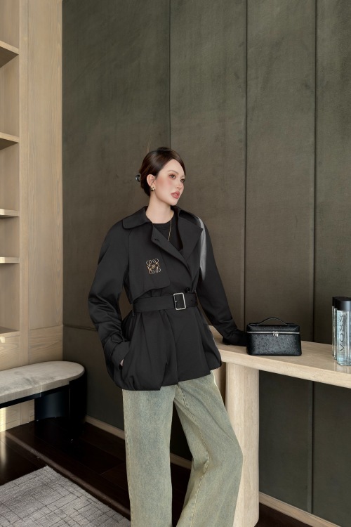 Loewe 2025FW New Trench Coat - Comfortable and Versatile Outerwear 1 Loewe 2025FW New Trench Coat - Comfortable and Versatile Outerwear