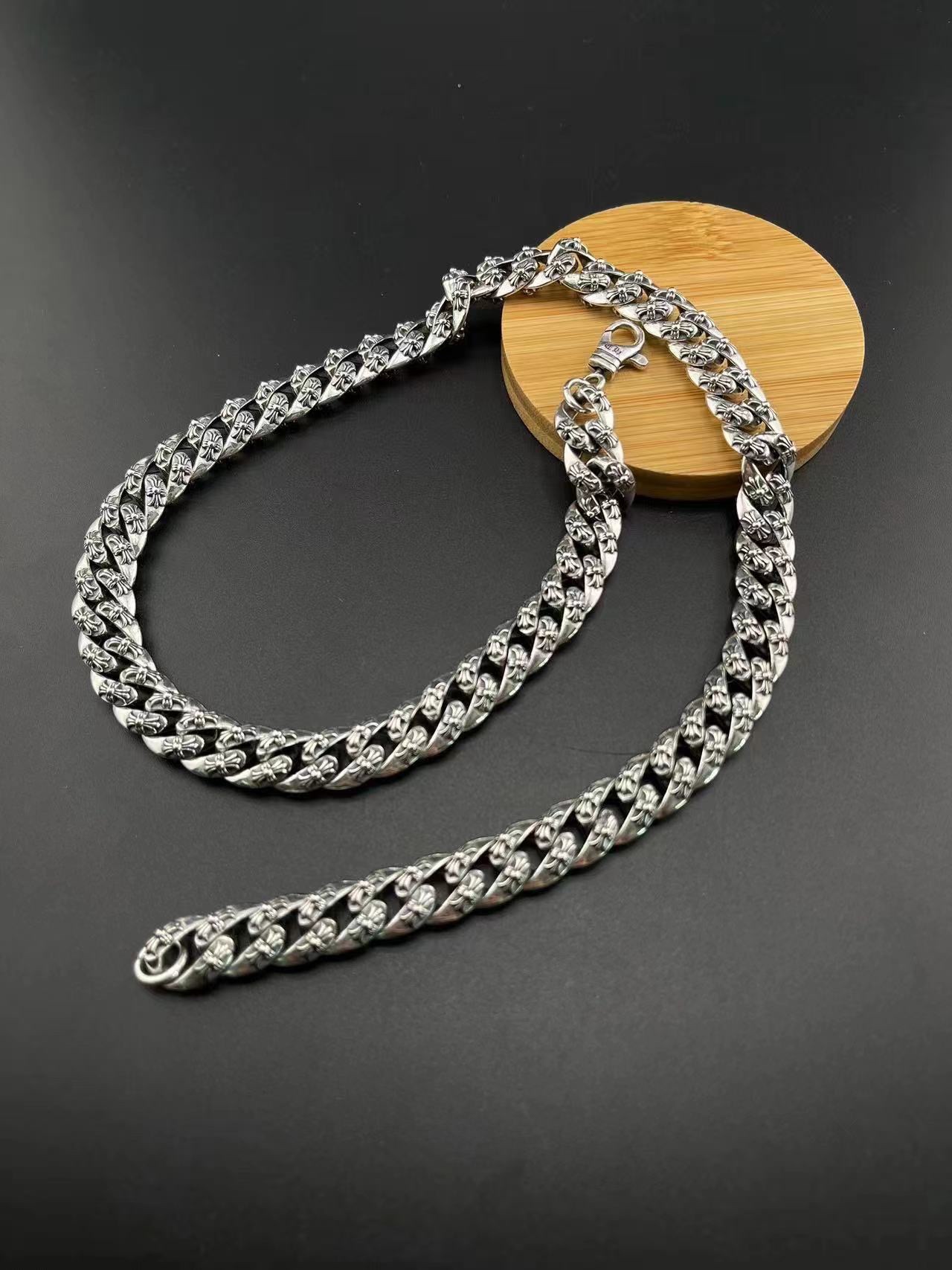 Men's Vintage Cross Motif Cuban Chain Necklace in Thai Silver - Comprehensive 6