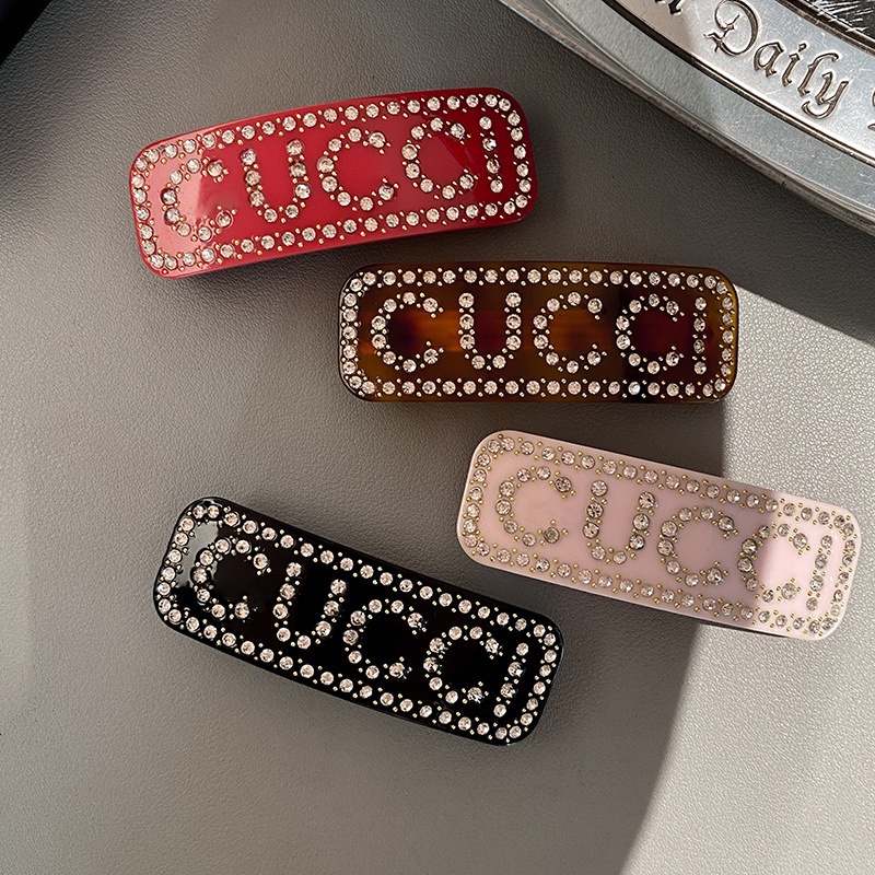 NO:111097,New G-home clip letters full diamond bangs clip side hair clip women's European and American high-end duckbill clip spring clip, jewelry boutique, gucci, hairpins19860909新款G家边夹字母满钻刘海夹侧边发夹女欧美高级感鸭嘴夹弹簧夹,饰品精品,gucci,hairpins,Jewelry
