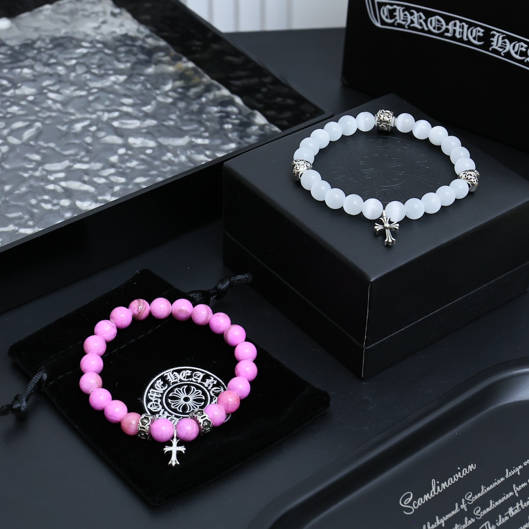 NO:378475,Couple bracelet Croxin natural beads and silver beads bracelet Croxin matches a low-key charming bracelet. One of the classic bracelets of Croxin, the overall bracelet has a good texture, the engraving and detailed patterns are straight at a glance, the color is as shown in the picture. It looks very delicious when you wear it with bracelets. It looks good when you match it with it. The counter is synchronized. The same style for men and women!  Can be made into couple bracelets!  Stackable!  Flexible size, fine jewelry, chrome hearts, bracelet19860909情侣手串克罗心天然珠银珠串手链 克罗心搭配出低调魅力的一款手链,克罗心经典手串之一,整体手串质感很好,刻字和细节纹路一眼正,成色如图,搭配手链叠戴超有味道怎么搭配都好看,专柜同步.男女同款！可做情侣手链！可叠戴！ 尺寸有弹性,饰品精品,chrome hearts,bracelet,Jewelry