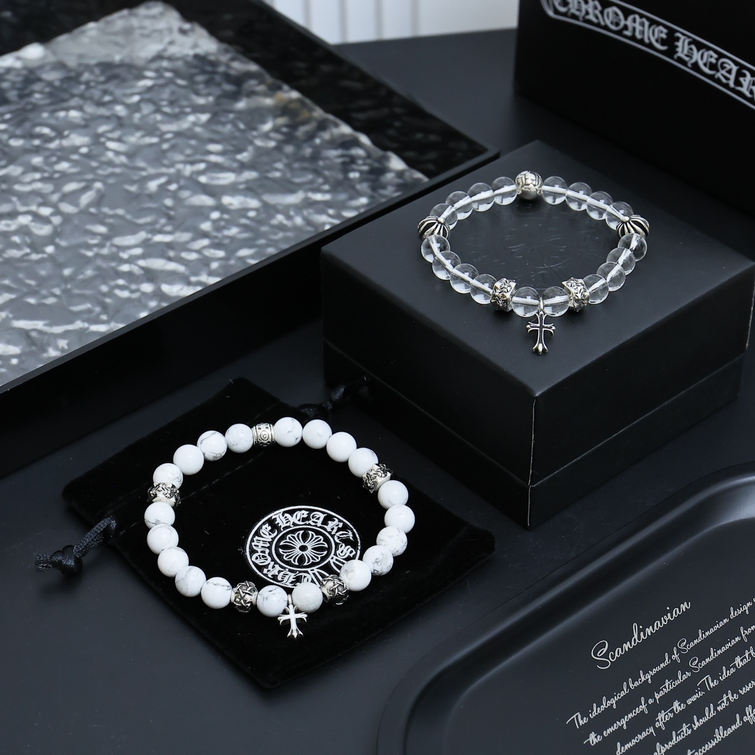 NO:588836,Couple Bracelet Croix Heart Natural Beads and Silver Beads Bracelet Croix Heart matches a bracelet with low-key charm. It is one of the classic bracelets of Croix Heart. The overall texture of the bracelet is very good. The lettering and detailed textures are right at first glance. The color is as shown. It is super tasteful to wear with stacked bracelets. It looks good no matter how you match it. The counter is synchronized. The same style for men and women!  Can be used as couple bracelets!  Stackable!  Flexible size, fine jewelry, chrome hearts, bracelet19860909情侣手串克罗心天然珠银珠串手链 克罗心搭配出低调魅力的一款手链,克罗心经典手串之一,整体手串质感很好,刻字和细节纹路一眼正,成色如图,搭配手链叠戴超有味道怎么搭配都好看,专柜同步.男女同款！可做情侣手链！可叠戴！ 尺寸有弹性,饰品精品,chrome hearts,bracelet,Jewelry