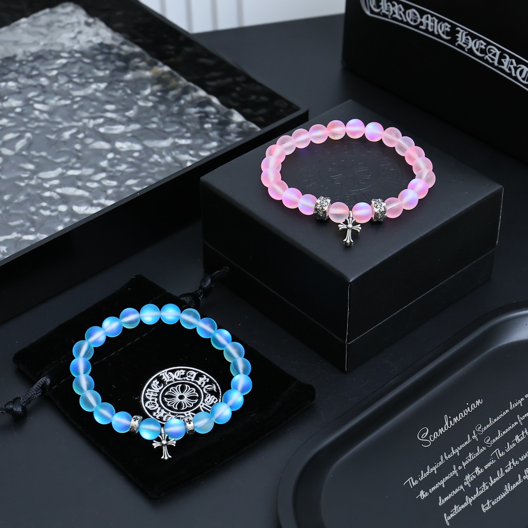 NO:603347,Couple Bracelet Croix Heart Natural Beads and Silver Beads Bracelet Croix Heart is a bracelet with low-key charm. It is one of the classic bracelets of Croix Heart. The overall texture of the bracelet is very good. The lettering and detailed textures are right at a glance. The color is as shown. It is super tasteful to wear with stacked bracelets. It looks good no matter how you match it. The counter is synchronized. The same style for men and women!  Can be used as couple bracelets!  Stackable!  Flexible size, fine jewelry, chrome hearts, bracelet19860909情侣手串克罗心天然珠银珠串手链 克罗心搭配出低调魅力的一款手链,克罗心经典手串之一,整体手串质感很好,刻字和细节纹路一眼正,成色如图,搭配手链叠戴超有味道怎么搭配都好看,专柜同步.男女同款！可做情侣手链！可叠戴！ 尺寸有弹性,饰品精品,chrome hearts,bracelet,Jewelry