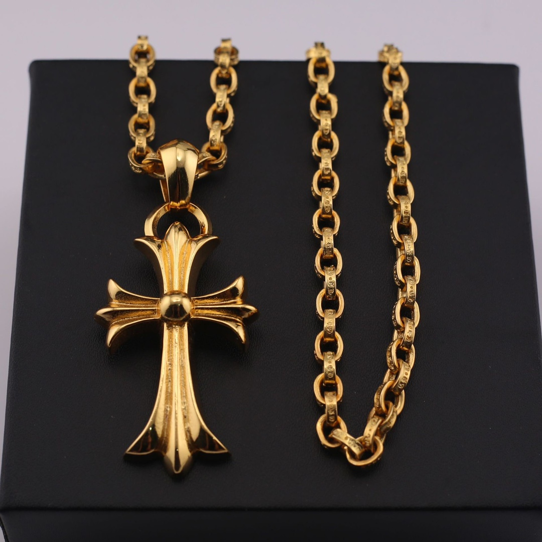 Vintage Gold-Tone Horseshoe Bar Pendant Necklace - Comprehensive 3
