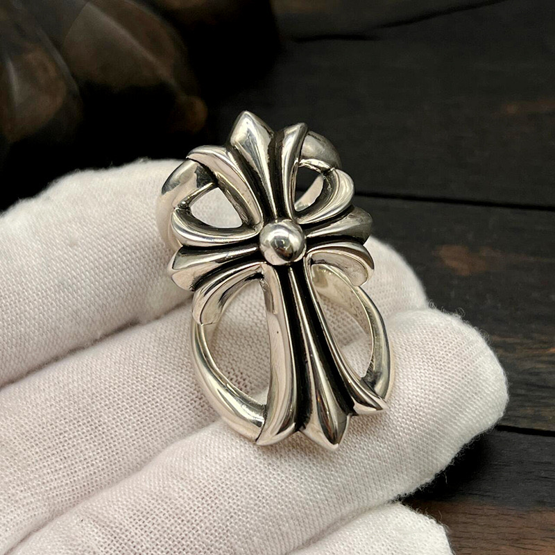NO:104711,CH Croët's big cross hollow ring domineering personality men and women used rings Gothic style, jewelry boutique, chrome hearts, ring19860909CH克罗伈大十字架镂空戒指霸气个性男女做旧指环哥特风,饰品精品,chrome hearts,ring,Jewelry