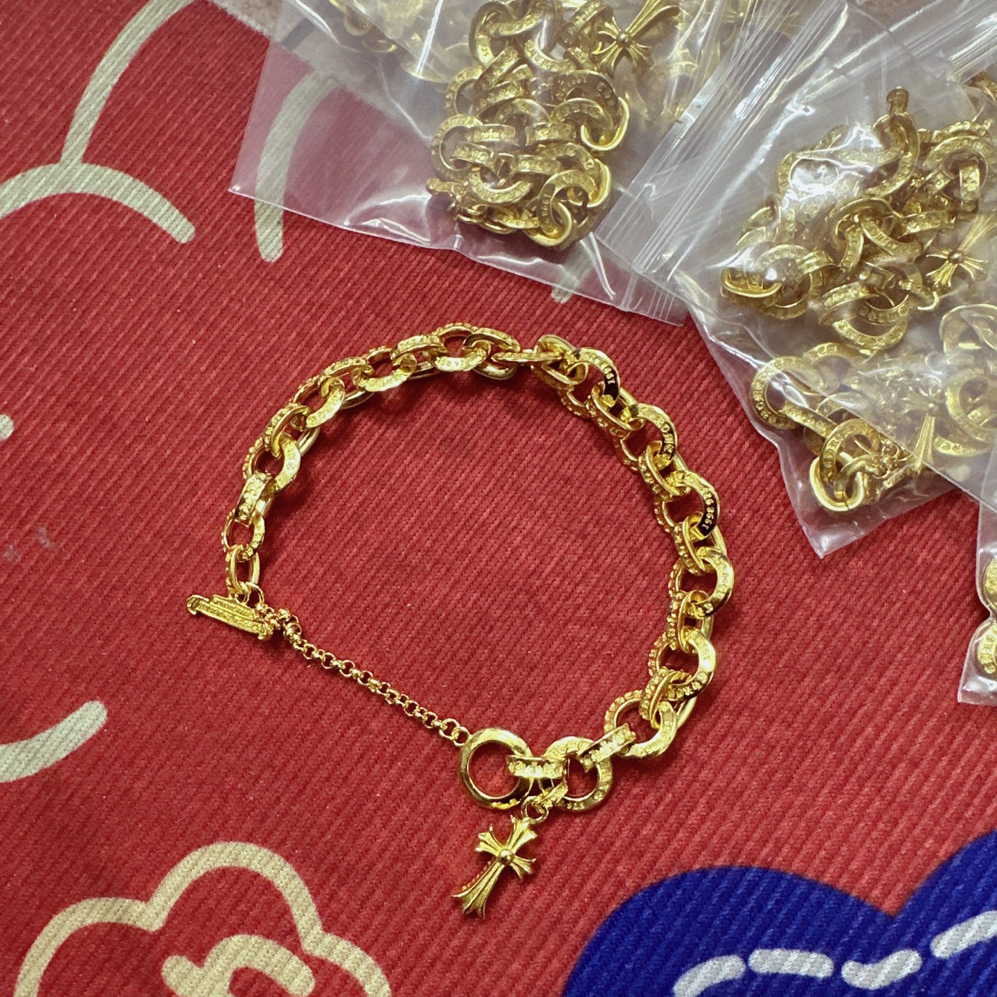 クロムハーツ ゴールドブレスレット 最新モデル