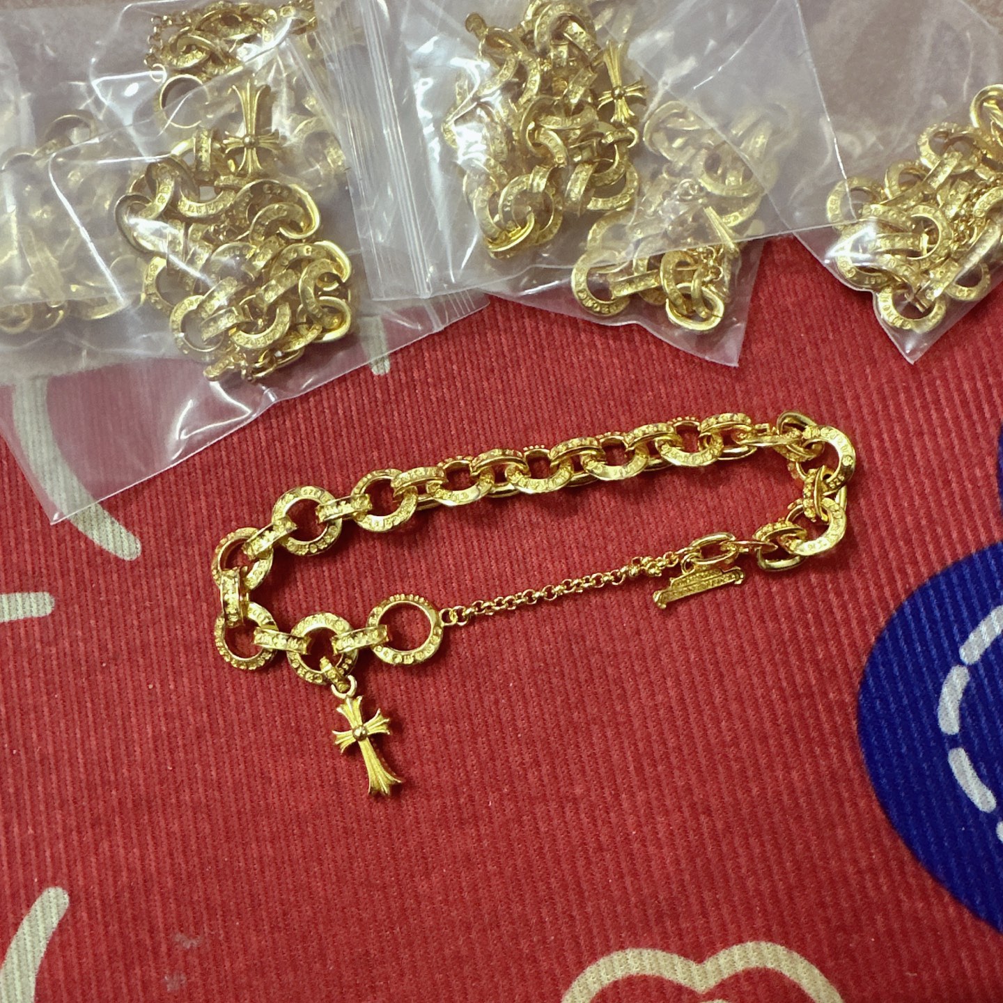 クロムハーツ ゴールドブレスレット 最新モデル