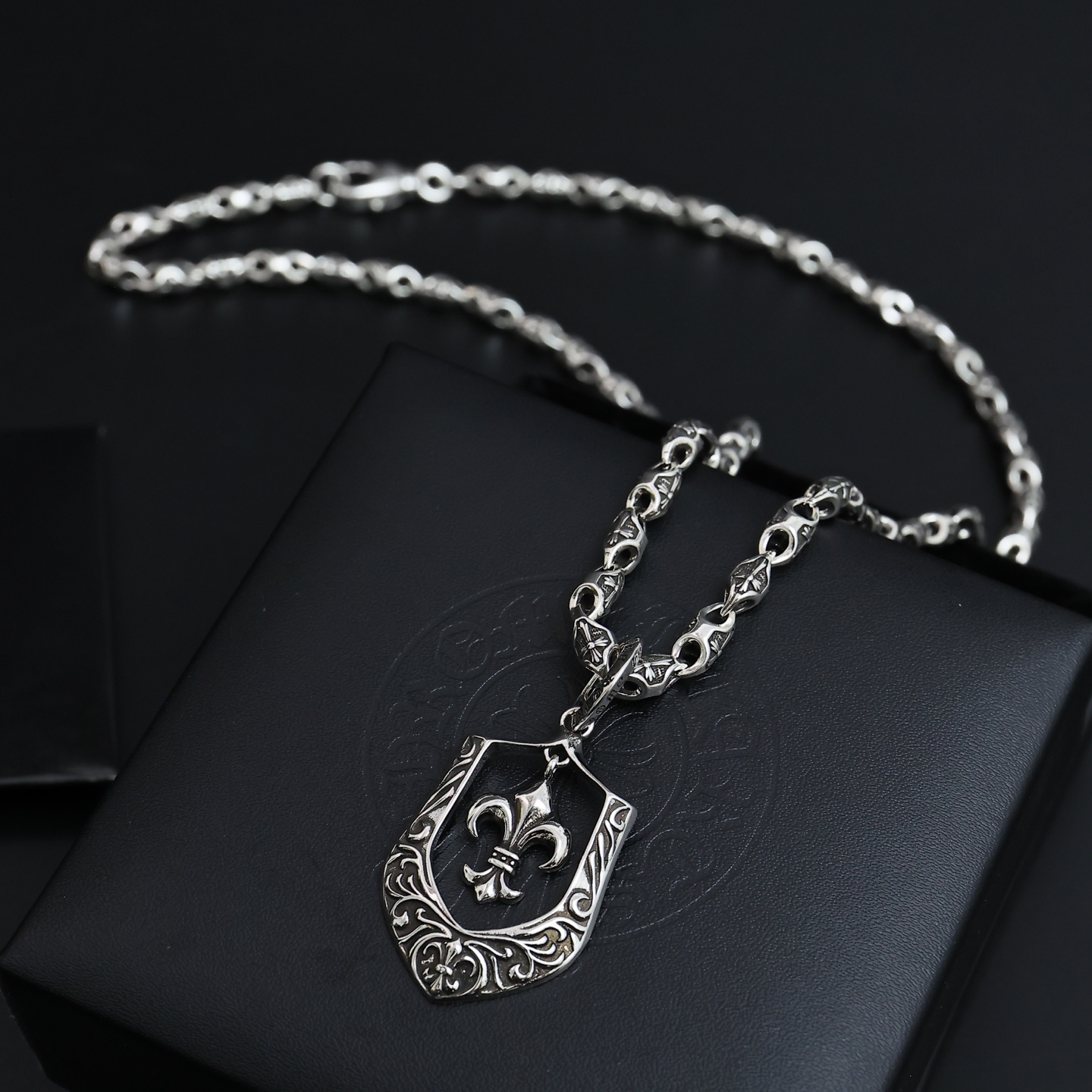 Chrome Hearts 太帅爆了最新款克罗心