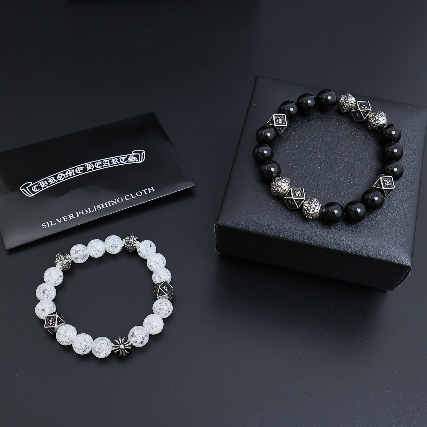 NO:583063,Couple Bracelet Croix Heart Natural Beads and Silver Beads Bracelet Croix Heart is a bracelet with low-key charm. It is one of the classic bracelets of Croix Heart. The overall texture of the bracelet is very good. The lettering and detailed textures are right at a glance. The color is as shown. It is super tasteful to wear with stacked bracelets. It looks good no matter how you match it. The counter is synchronized. The same style for men and women!  Can be used as couple bracelets!  Stackable!  Sizes 16 to 22 are elastic, fine jewelry, chrome hearts, bracelets19860909情侣手串克罗心天然珠银珠串手链 克罗心搭配出低调魅力的一款手链,克罗心经典手串之一,整体手串质感很好,刻字和细节纹路一眼正,成色如图,搭配手链叠戴超有味道怎么搭配都好看,专柜同步.男女同款！可做情侣手链！可叠戴！ 尺寸16一22有弹性,饰品精品,chrome hearts,bracelet,Jewelry