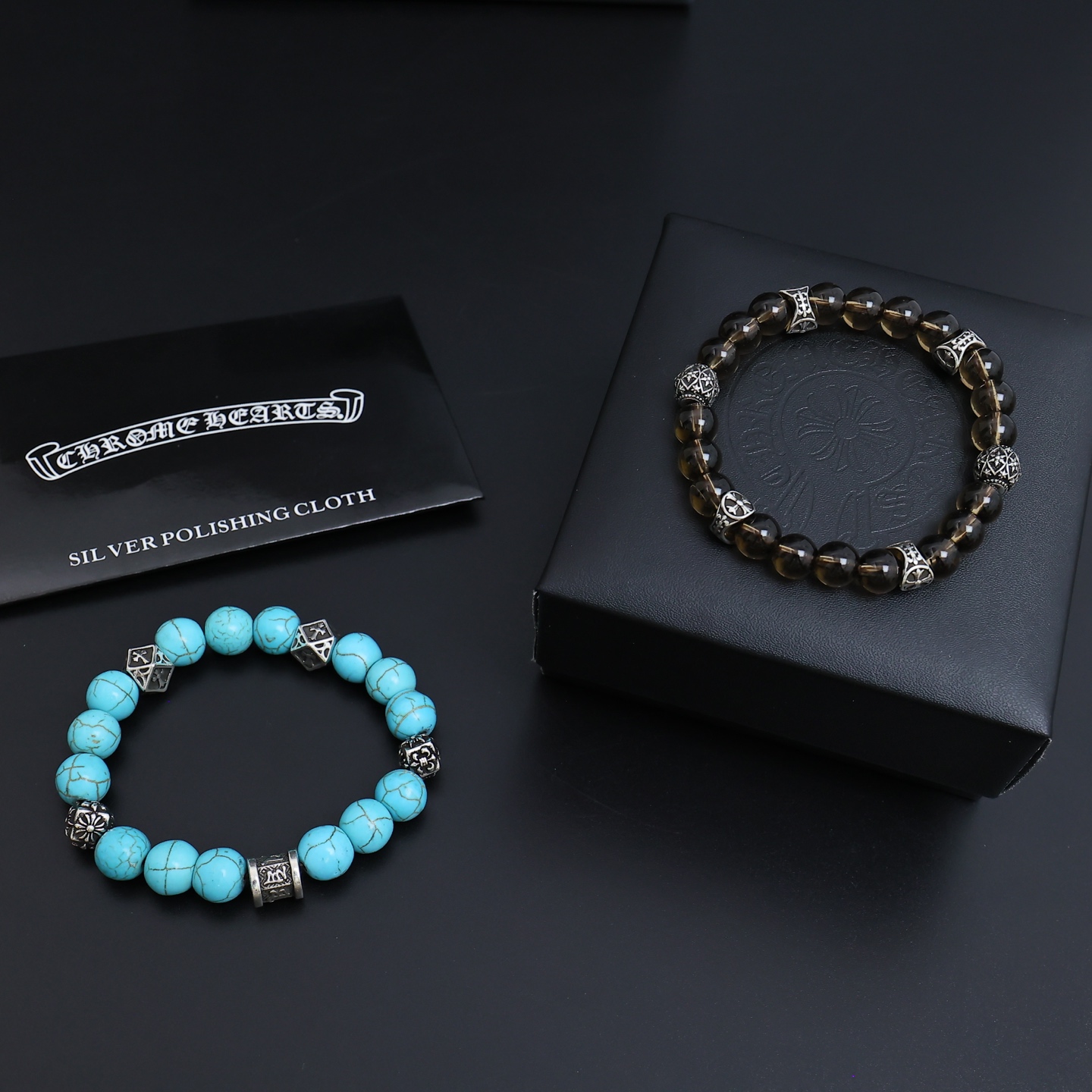 NO:111142,Couple bracelet Croxin natural beads and silver beads bracelet Croxin matches a low-key charming bracelet. One of the classic bracelets of Croxin, the overall bracelet has a good texture, the engraving and detailed patterns are right at a glance, the color is as shown in the picture. It looks very delicious when you wear it with bracelets. It looks good when you match it with it. The counter is synchronized. The same style for men and women!  Can be made into couple bracelets!  Stackable!  Size 16-22 elastic, jewelry quality, chrome hearts, bracelet19860909情侣手串克罗心天然珠银珠串手链 克罗心搭配出低调魅力的一款手链,克罗心经典手串之一,整体手串质感很好,刻字和细节纹路一眼正,成色如图,搭配手链叠戴超有味道怎么搭配都好看,专柜同步.男女同款！可做情侣手链！可叠戴！ 尺寸16一22有弹性,饰品精品,chrome hearts,bracelet,Jewelry