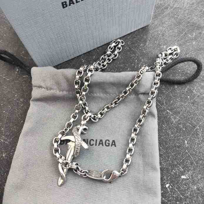 NO:111056,Paris wind spirit snake wrapped in diamond sword necklace Italian palace retro necklace versatile street style internet celebrity necklace, jewelry boutique, necklace19860909巴黎风灵蛇缠绕满钻宝剑项链意式宫廷复古项链百搭街头风网红项链,饰品精品,necklace,Jewelry