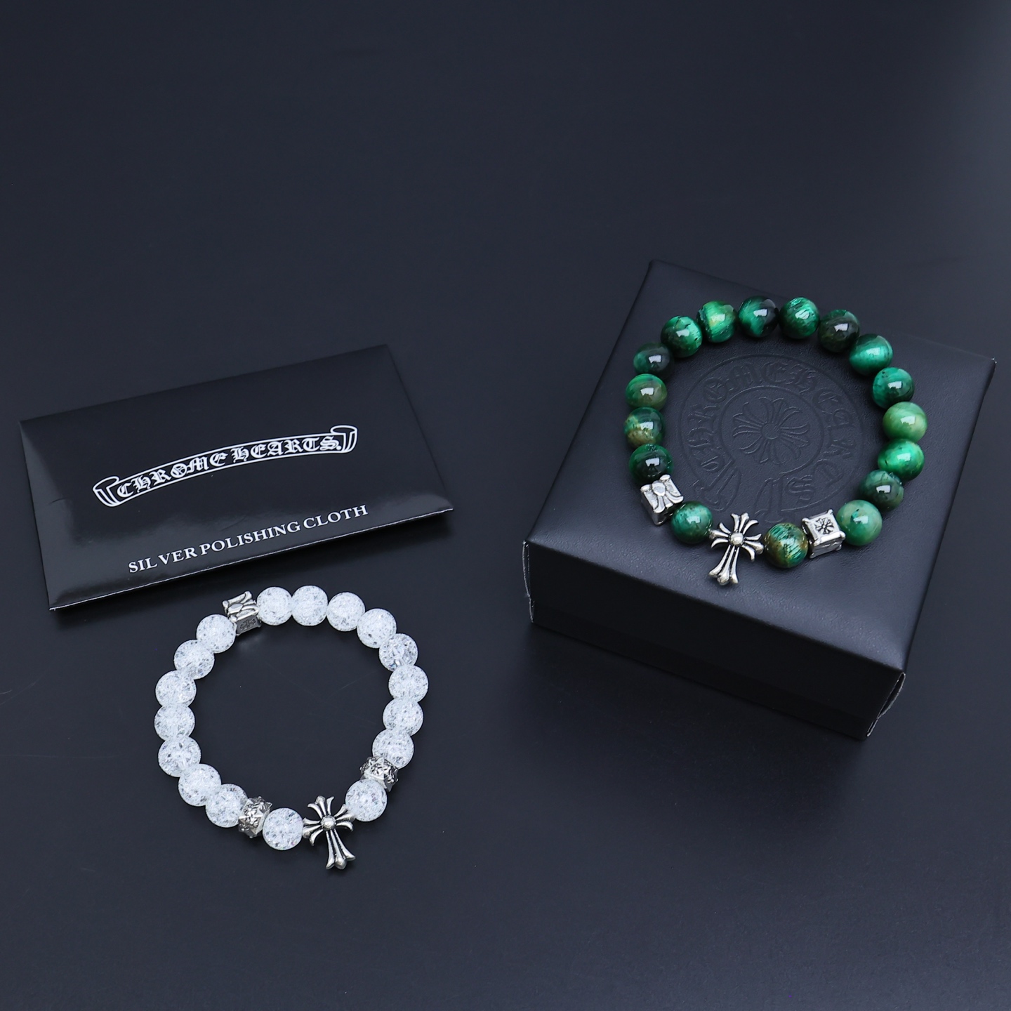 NO:861058,Chrome Hearts New Product Release Jumei's latest bracelet is of a higher quality and is the same style as that of celebrities. The details are distressed and the version is not available in the market with a shiny version. This model has been on sale. Chrome Hearts is a best-selling model. It goes well with trendy clothes, high-quality jewelry, and chrome hearts.19860909批克罗心 新品发布巨美最新款手串档次更高明星同款 细节对版做旧处理 非市面亮面版型 这款一直在出 克罗心里面热卖款 非常好搭配潮流衣服,饰品精品,chrome hearts,Jewelry