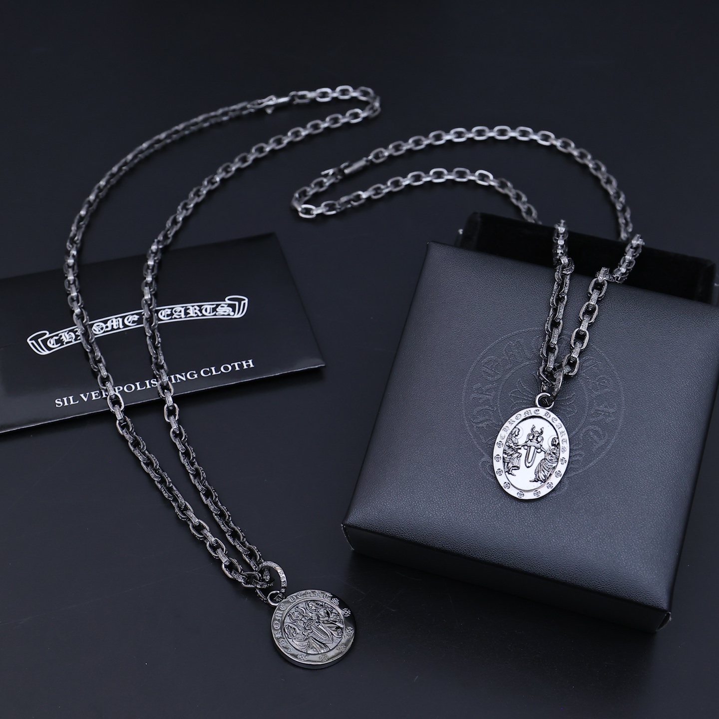 NO:379867,Too handsome and exciting the latest model Croxin, no explosion, factory direct sales, original one-to-one reproduction, Croxin black gold necklace, jewelry boutique, chrome hearts, necklace19860909太帅爆了最新款克罗心 不爆不发 厂家直销 原版一比一复刻 克罗心黑金项链,饰品精品,chrome hearts,necklace,Jewelry