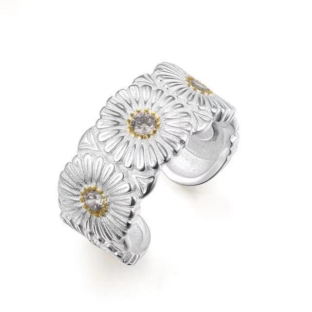 “Karen’s Daisy Ring: A Timeless Symbol of Love and Connection” - 图片 1