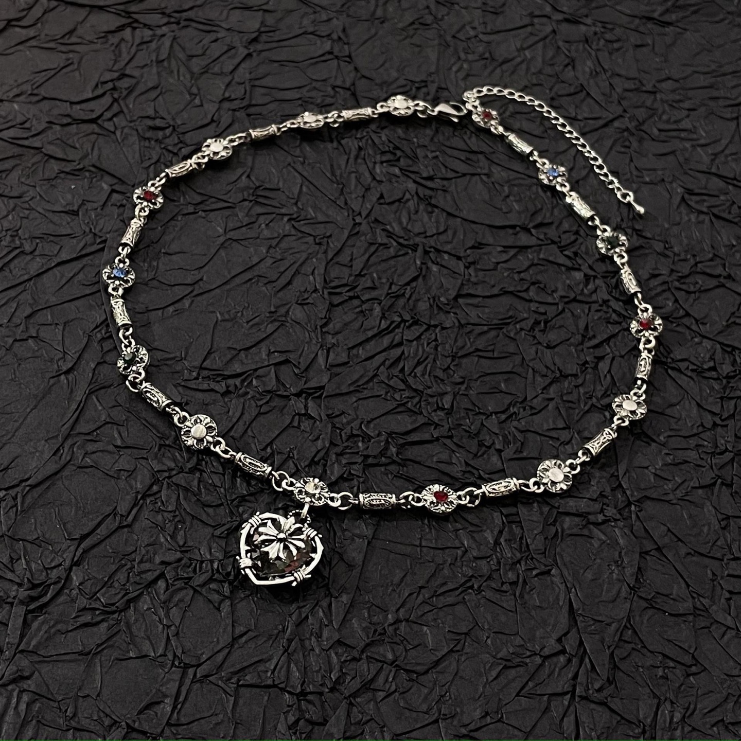 クロ心デザインの愛心八芒星ネックレス - パンクスタイルのロック感