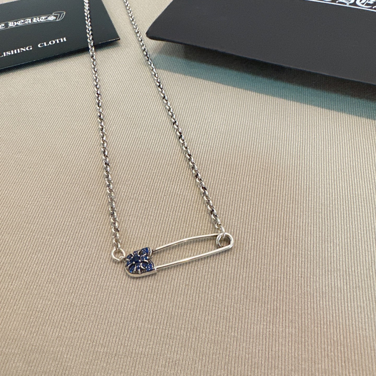 NO:380160,Too handsome and exciting the latest model Croxin, no explosion, factory direct sales, original one-to-one reproduction, Croxin retro necklace, jewelry boutique, chrome hearts, necklace19860909太帅爆了最新款克罗心 不爆不发 厂家直销 原版一比一复刻 克罗心复古项链,饰品精品,chrome hearts,necklace,Jewelry