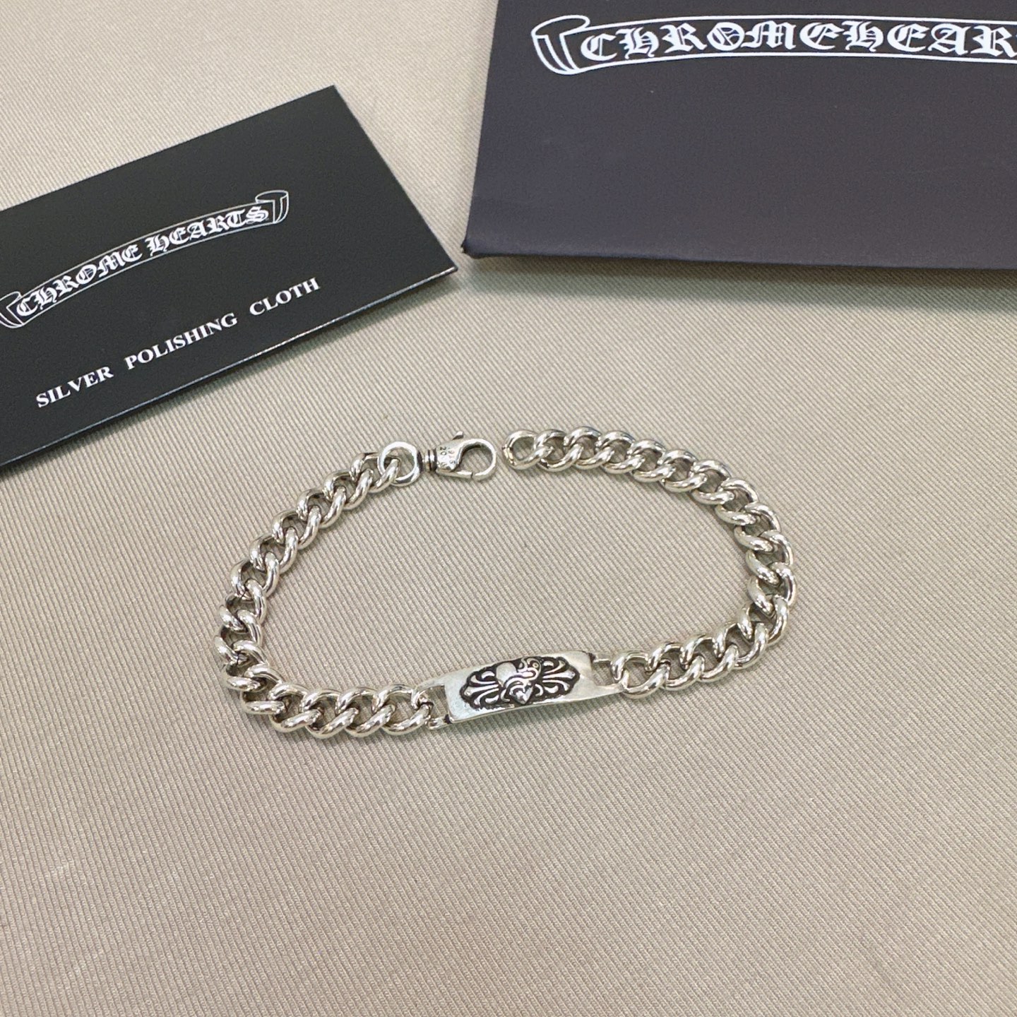 NO:380118,Croxin Manufacturer direct sales price Original one-to-one reproduction, same style for men and women Croxin bracelet, jewelry boutique, chrome hearts, bracelet19860909克罗心 厂家直销价 原版一比一复刻 男女同款 克罗心手链,饰品精品,chrome hearts,bracelet,Jewelry