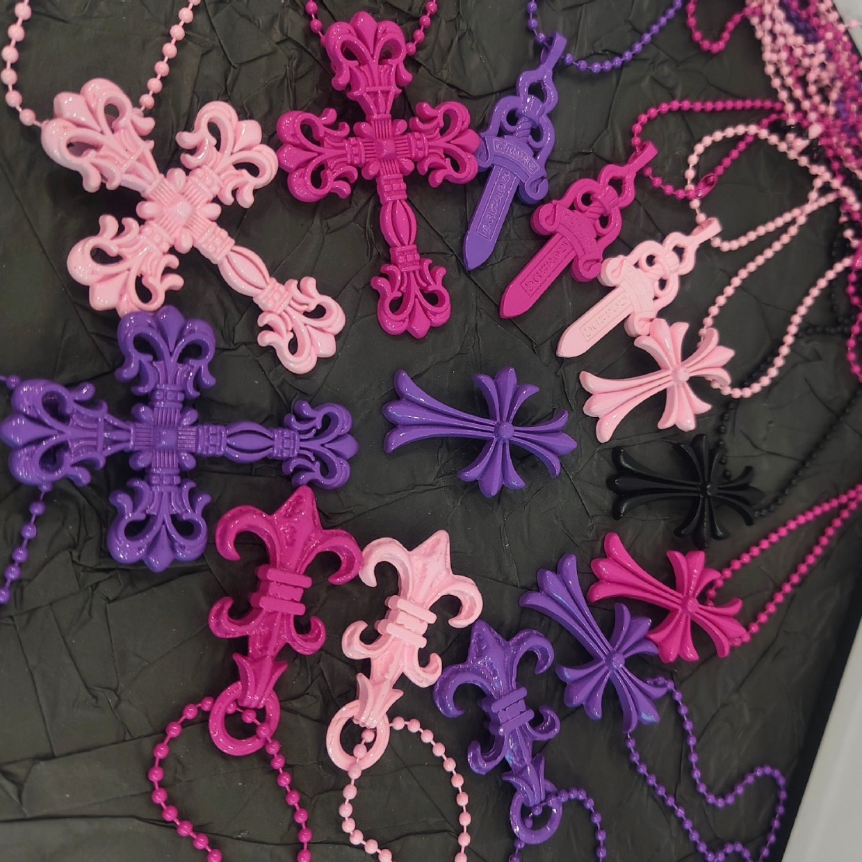 NO:542646,Spot European and American ins personalized hip-hop retro color 20th anniversary colorful cross necklace crusad anchor, jewelry boutique, necklace19860909现货欧美ins个性嘻哈复古彩色20周年款炫彩十字架项链十字军船锚,饰品精品,necklace,Jewelry