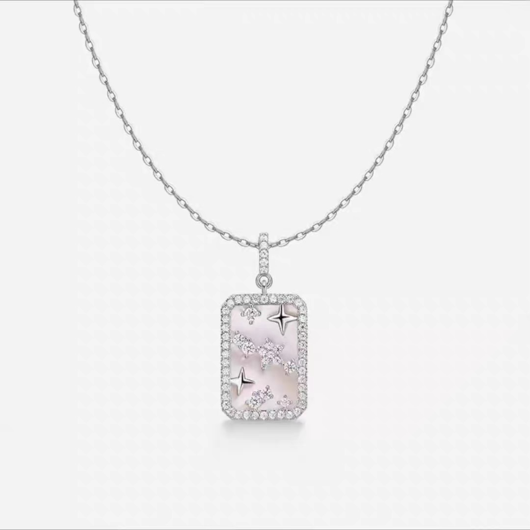 NO:583318,V gold material [new product] HEFANG He Fang Jewelry Starlight Square Brand Clavicle Chain Necklace is a light luxury gift for best friends, fine jewelry, necklace19860909V金材质[新品]HEFANG何方珠宝星光方牌锁骨链项链轻奢送闺蜜礼物,饰品精品,necklace,Jewelry