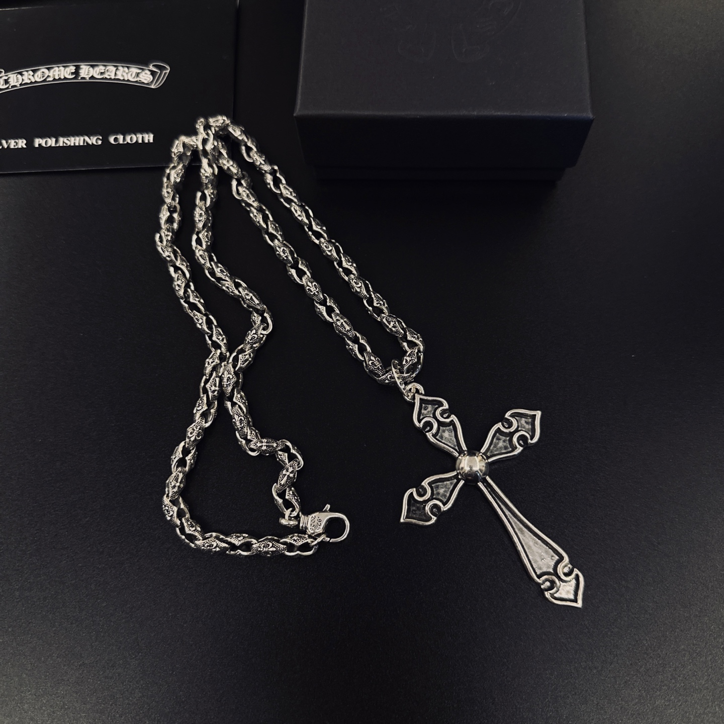 P［爆款推荐］🖤𝐂𝐡𝐫𝐨𝐦𝐞 𝐡𝐞𝐚𝐫𝐭𝐬 克罗心✝️项链，帅爆了克罗心项链 ⚜️造型不同的花纹设计风格