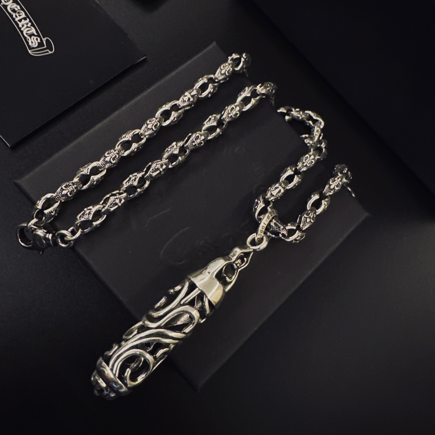 P［爆款推荐］🖤𝐂𝐡𝐫𝐨𝐦𝐞 𝐡𝐞𝐚𝐫𝐭𝐬 克罗心✝️项链，帅爆了克罗心项链 ⚜️造型不同的花纹设计风格