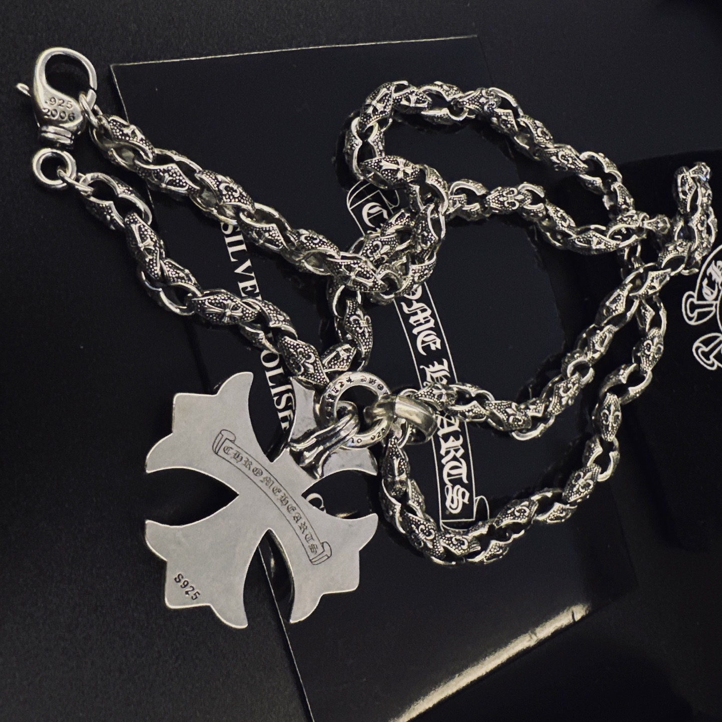 P［爆款推荐］🖤𝐂𝐡𝐫𝐨𝐦𝐞 𝐡𝐞𝐚𝐫𝐭𝐬 克罗心✝️项链，帅爆了克罗心项链 ⚜️造型不同的花纹设计风格