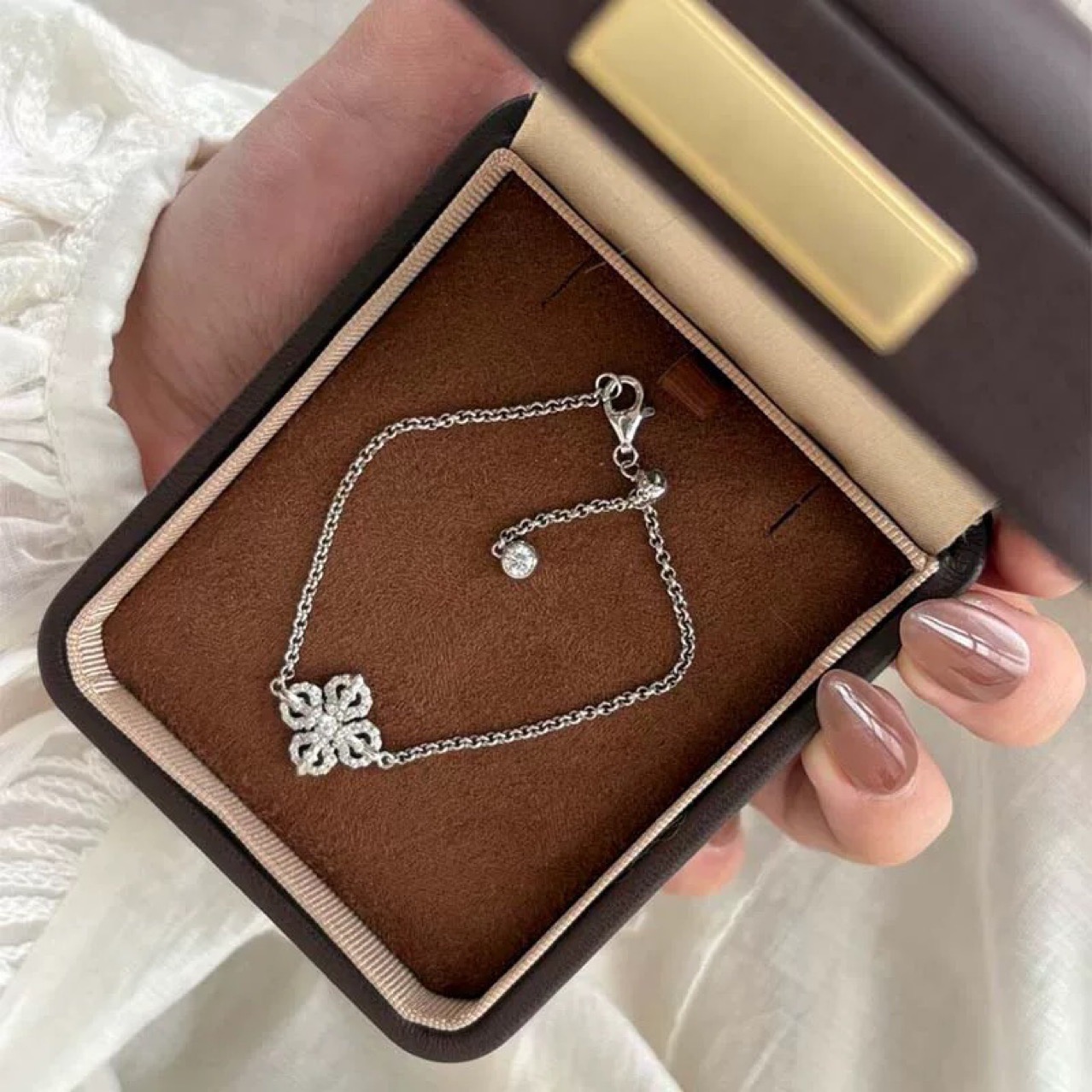 NO:641912,Fashionable and versatile, exquisite micro-paved zircon vajra bracelet, light luxury and high-end jewelry for women, boutique jewelry, bracelet19860909时尚气质百搭精致微镶锆石金刚杵手链轻奢高级感手饰女,饰品精品,bracelet,Jewelry