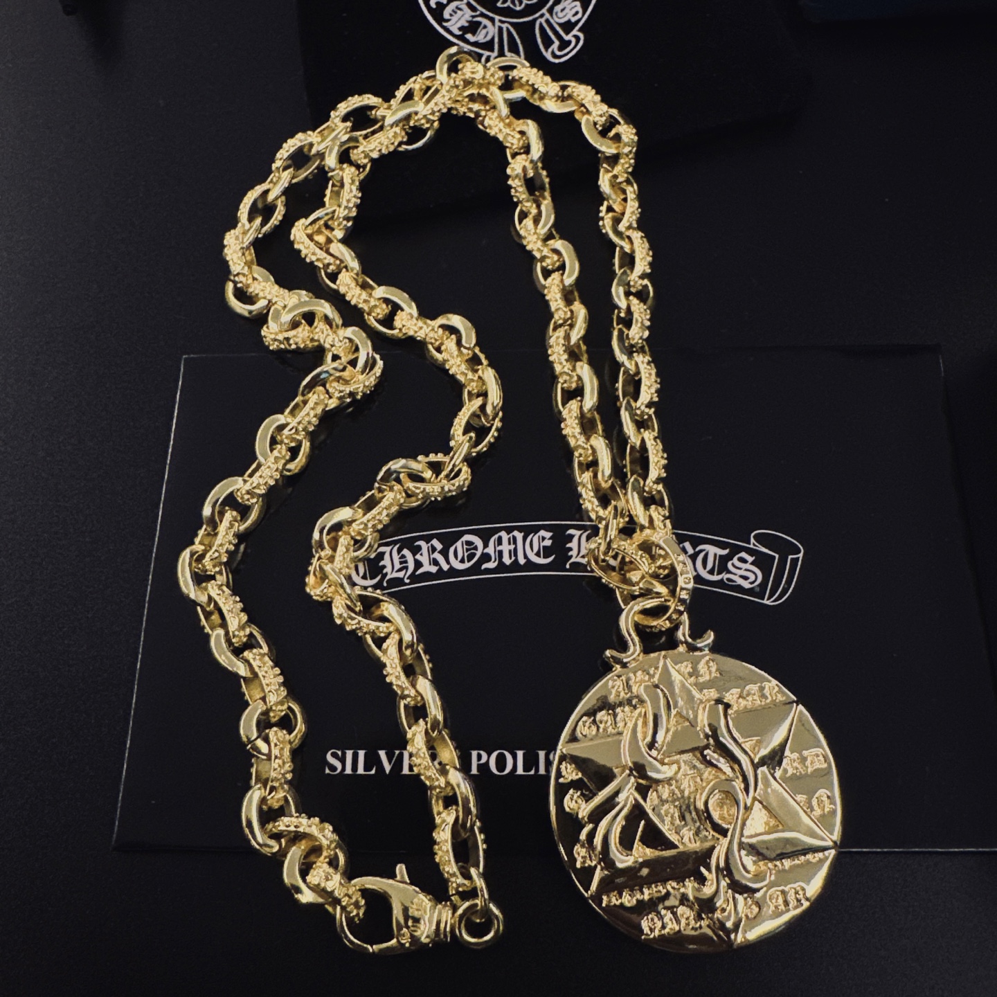 🆕 P［新品上架］𝐂𝐡𝐫𝐨𝐦𝐞 𝐡𝐞𝐚𝐫𝐭𝐬 克罗心项链，帅爆了最新款克罗心项链 ⚜️造型不同的花纹设计风格 呈现出与众