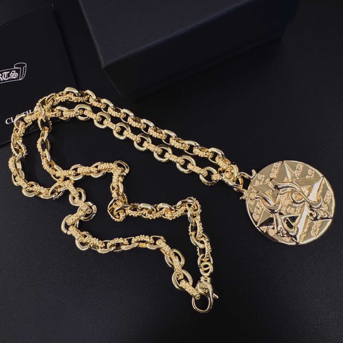 🆕 P［新品上架］𝐂𝐡𝐫𝐨𝐦𝐞 𝐡𝐞𝐚𝐫𝐭𝐬 克罗心项链，帅爆了最新款克罗心项链 ⚜️造型不同的花纹设计风格 呈现出与众