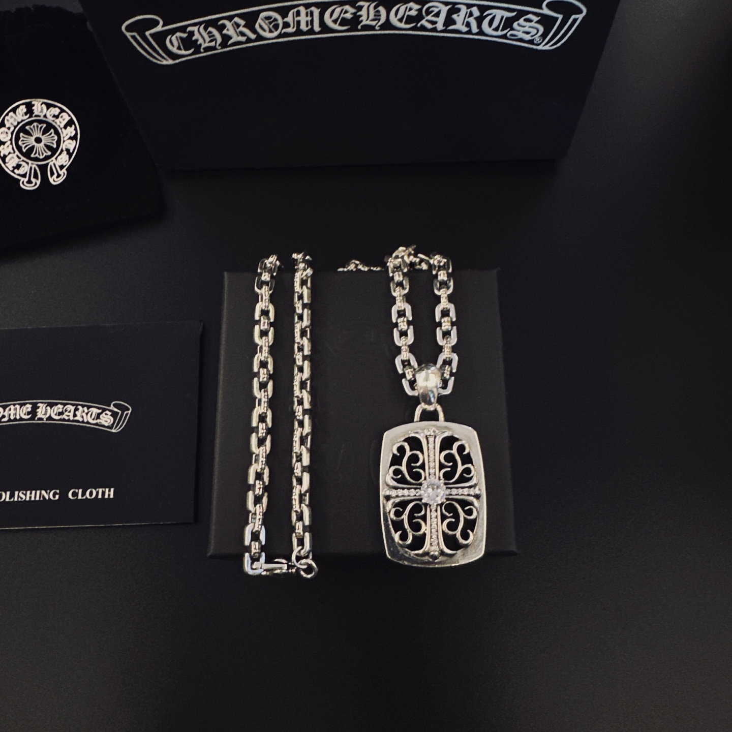 🆕 P［新品上架］𝐂𝐡𝐫𝐨𝐦𝐞 𝐡𝐞𝐚𝐫𝐭𝐬 克罗心项链，帅爆了最新款克罗心项链 ⚜️造型不同的花纹设计