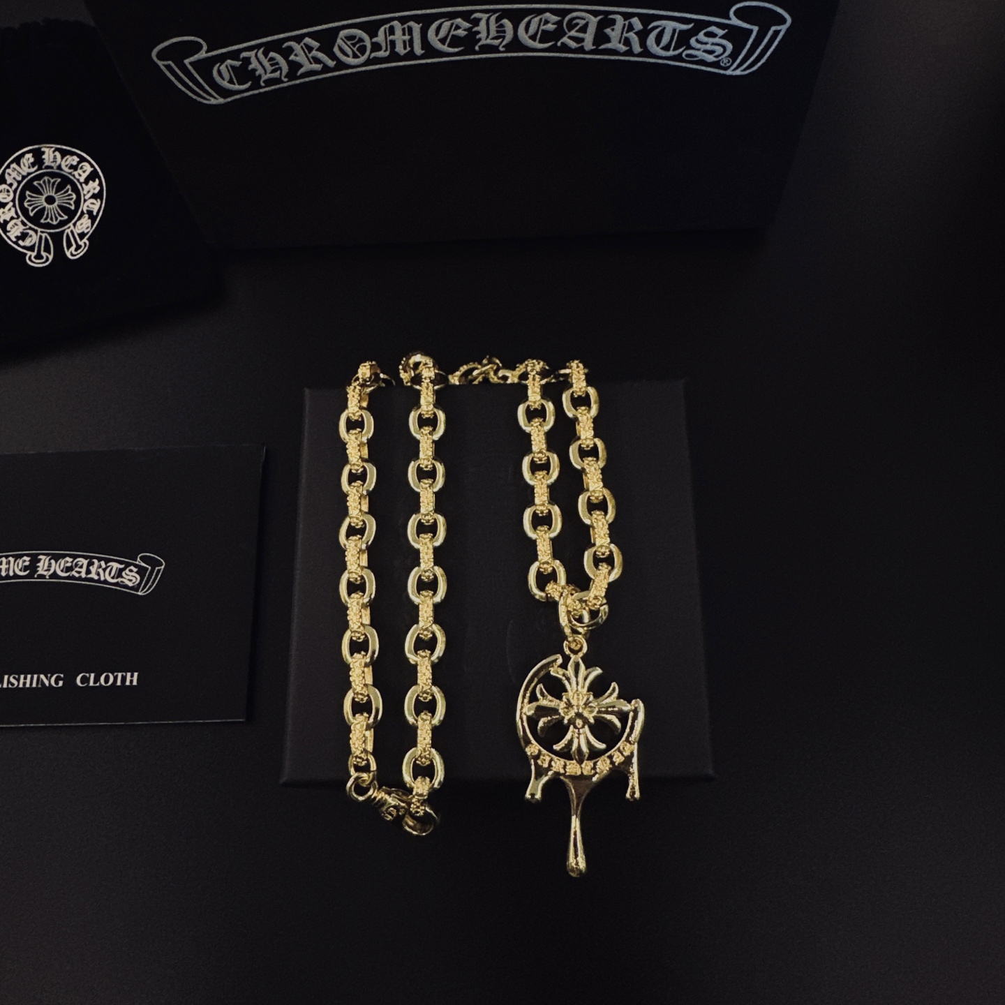 NO:642249,[New product on the shelves] Chrome Hearts Necklace, the latest Chrome Hearts necklace is so cool. Different patterns and design styles show a distinctive cross. The Scout flower is the symbol of Chrome Hearts, so it is more durable. Authentic Chrome Hearts Chrome Hearts are different from the ordinary light version in the market. The quality of the Chrome Hearts is retro and aged. Gray oxidation level. ~ Trendy and fashionable must-have. Can be worn by both men and women. Trendy fashion, rock punk Thai silver style. Retro elements. Couples have the same style without breaking out. Factory direct sales, high-quality jewelry, chrome  hearts,chrome hearts,necklace19860909［新品上架］ 克罗心项链,帅爆了最新款克罗心项链 造型不同的花纹设计风格 呈现出与众不同 十字架 童军花是克罗心的标志所以更经久不衰 正品打版Chrome Hearts克罗心区别市场普通轻版 对版对标品质 复古做旧灰氧程度.～潮流时尚必备 男女均可佩戴 潮流时尚,摇滚朋克泰银风格 复古元素 情侣同款不爆不发厂家直销,饰品精品,chrome hearts,chrome hearts,necklace,Jewelry