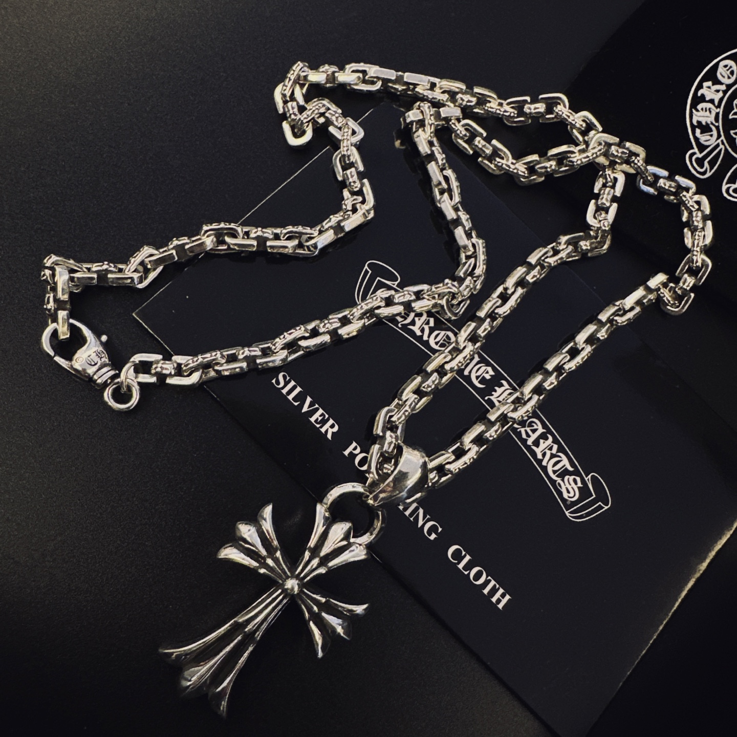 🆕 。［新品上架］𝐂𝐡𝐫𝐨𝐦𝐞 𝐡𝐞𝐚𝐫𝐭𝐬 克罗心项链，帅爆了最新款克罗心项链 ⚜️造型不同的花纹设计