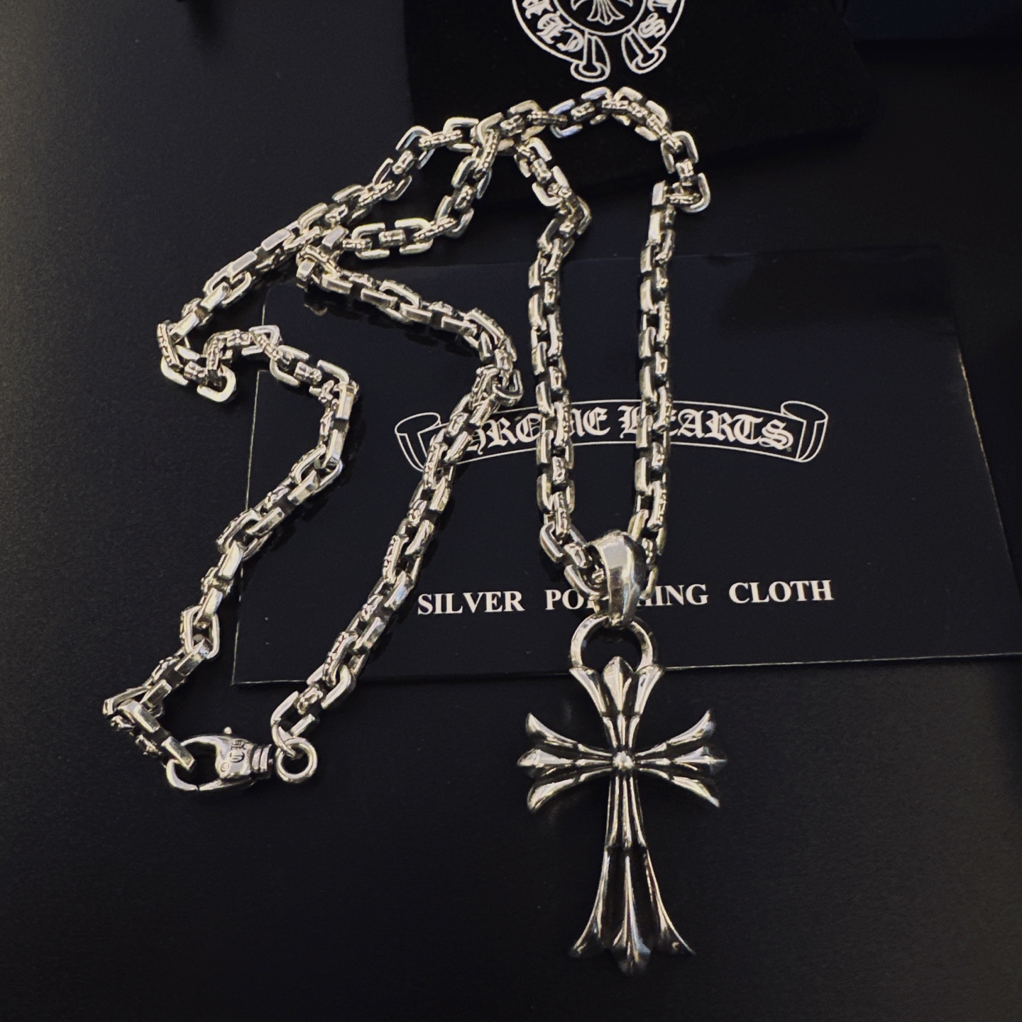 🆕 。［新品上架］𝐂𝐡𝐫𝐨𝐦𝐞 𝐡𝐞𝐚𝐫𝐭𝐬 克罗心项链，帅爆了最新款克罗心项链 ⚜️造型不同的花纹设计