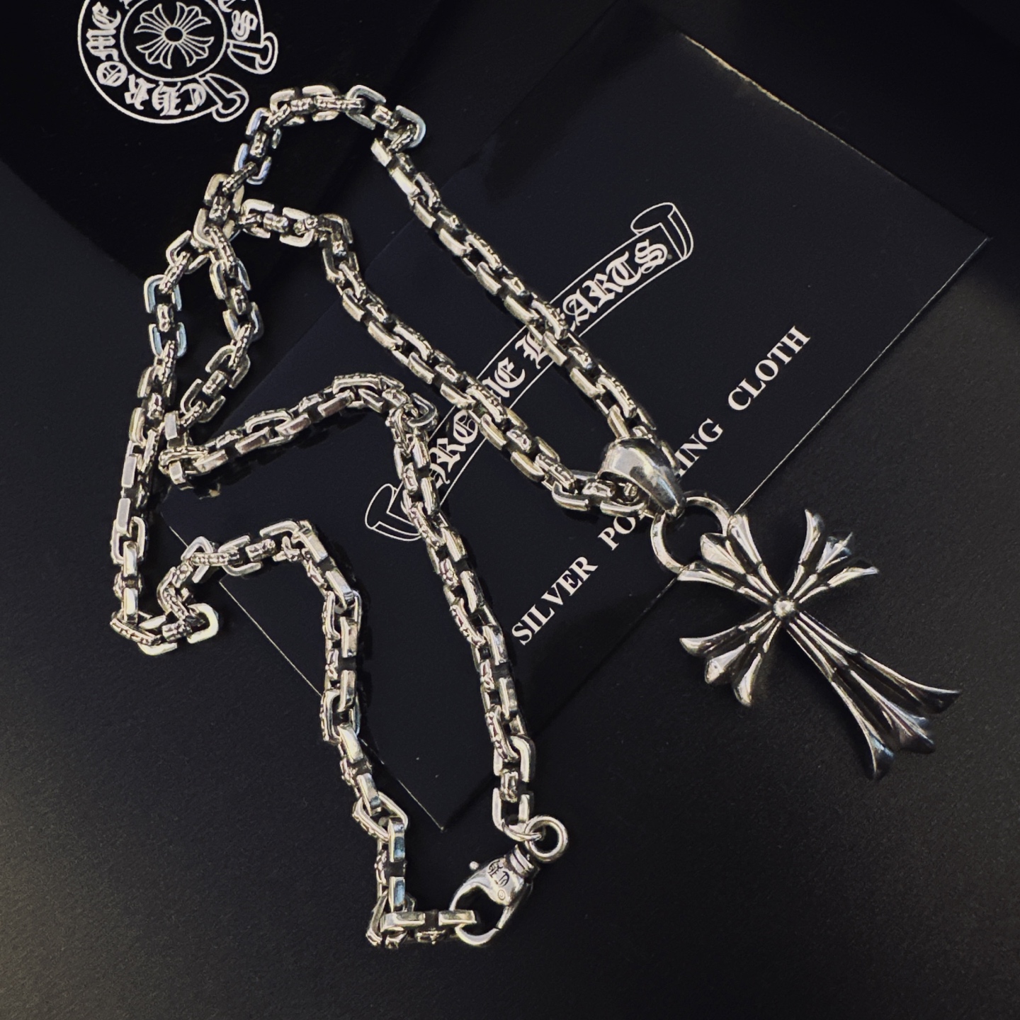 🆕 。［新品上架］𝐂𝐡𝐫𝐨𝐦𝐞 𝐡𝐞𝐚𝐫𝐭𝐬 克罗心项链，帅爆了最新款克罗心项链 ⚜️造型不同的花纹设计