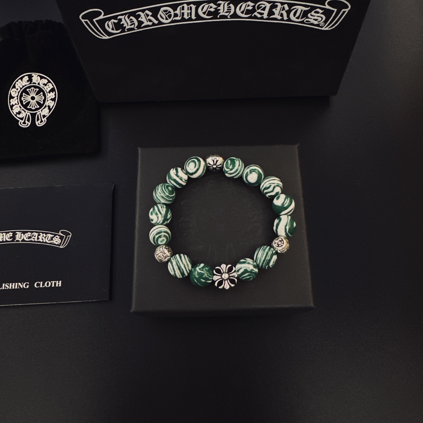 NO:896087,Couple Bracelet Croix Heart Natural Beads and Silver Beads Bracelet Croix Heart is a bracelet with low-key charm. It is one of the classic bracelets of Croix Heart. The overall texture of the bracelet is very good. The lettering and detailed textures are right at a glance. The color is as shown. It is super tasteful to wear with stacked bracelets. It looks good no matter how you match it. The counter is synchronized. The same style for men and women!  Can be used as couple bracelets!  Stackable!  Sizes 16 to 22 are elastic, fine jewelry, chrome hearts, bracelets19860909情侣手串克罗心天然珠银珠串手链 克罗心搭配出低调魅力的一款手链,克罗心经典手串之一,整体手串质感很好,刻字和细节纹路一眼正,成色如图,搭配手链叠戴超有味道怎么搭配都好看,专柜同步.男女同款！可做情侣手链！可叠戴！尺寸16一22有弹性,饰品精品,chrome hearts,bracelet,Jewelry