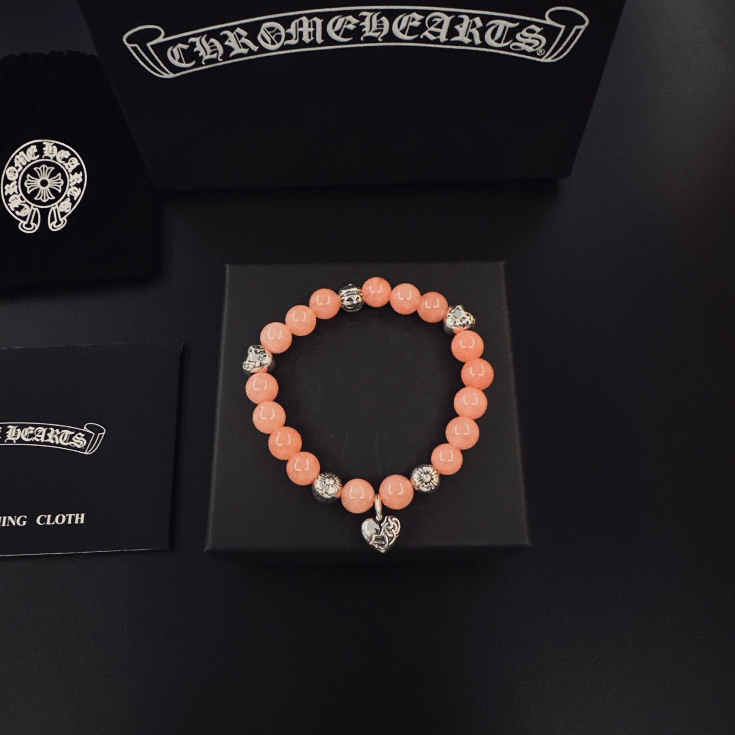 NO:879607,Couple Bracelet Croix Heart Natural Beads and Silver Beads Bracelet Croix Heart is a bracelet with low-key charm. It is one of the classic bracelets of Croix Heart. The overall texture of the bracelet is very good. The lettering and detailed textures are right at a glance. The color is as shown. It is super tasteful to wear with stacked bracelets. It looks good no matter how you match it. The counter is synchronized. The same style for men and women!  Can be used as couple bracelets!  Stackable!  Sizes 16 to 22 are elastic, fine jewelry, chrome hearts, bracelets19860909情侣手串克罗心天然珠银珠串手链 克罗心搭配出低调魅力的一款手链,克罗心经典手串之一,整体手串质感很好,刻字和细节纹路一眼正,成色如图,搭配手链叠戴超有味道怎么搭配都好看,专柜同步.男女同款！可做情侣手链！可叠戴！尺寸16一22有弹性,饰品精品,chrome hearts,bracelet,Jewelry