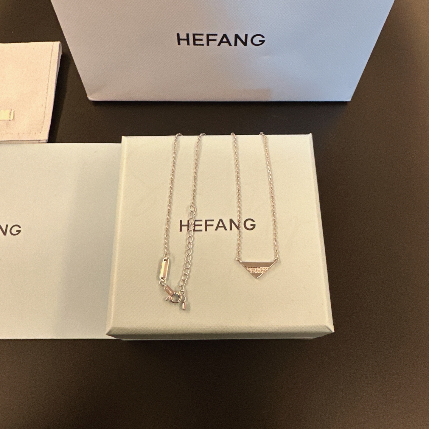 NO:665046,V gold material He Fang original jewelry lucky symbol clavicle chain necklace jewelry light luxury high-end accessories female birthday gift, jewelry boutique, necklace19860909V金材质何方原厂珠宝幸运符号锁骨链项链饰品轻奢高级配饰女生日礼物,饰品精品,necklace,Jewelry