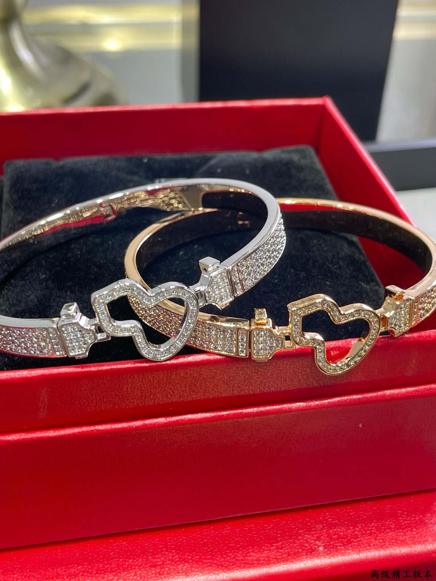 920 V Gold Jewelry Collection by Qeelin Featuring Quilin Motif - 图片 4