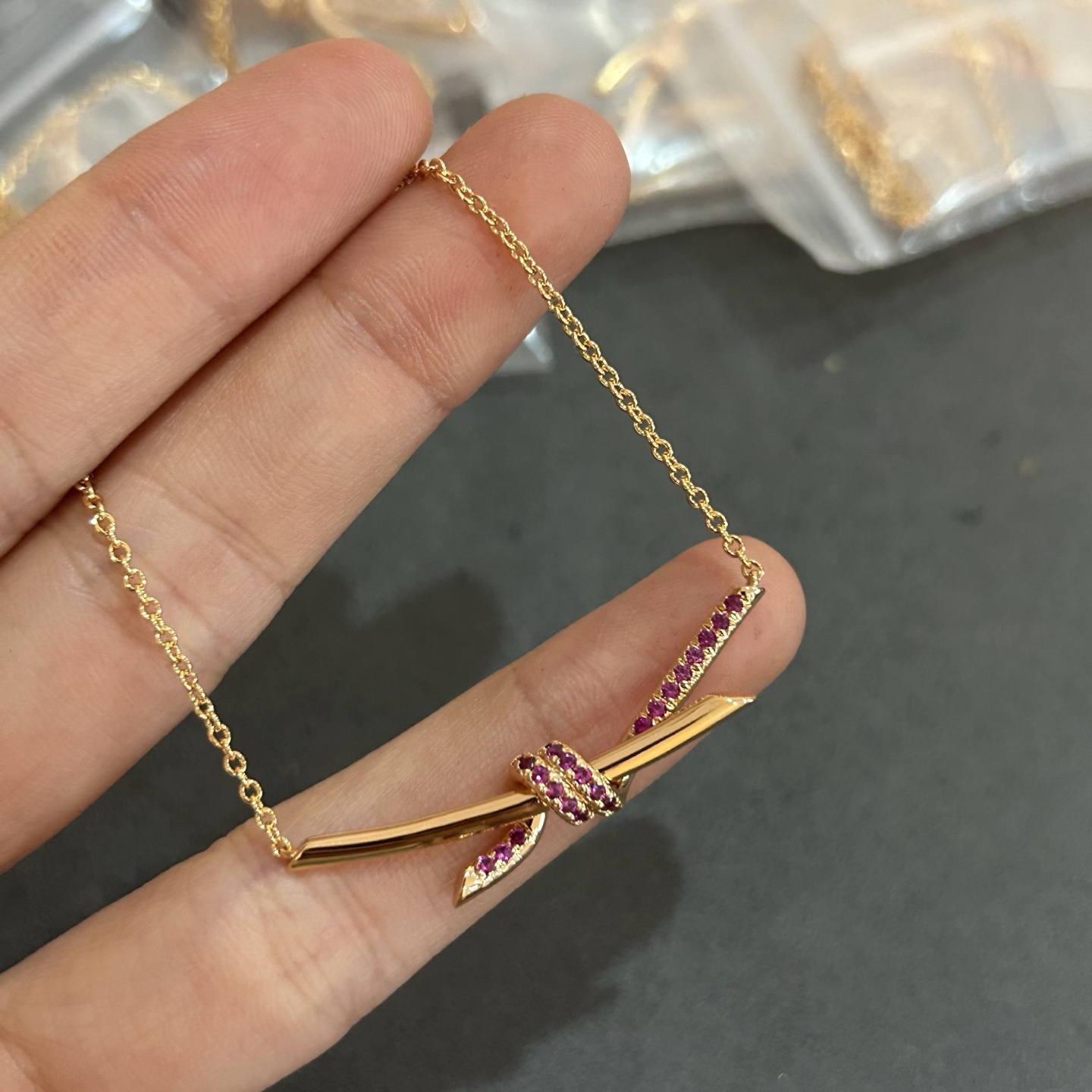 蒂芙尼绳结粉钻项链到货了，